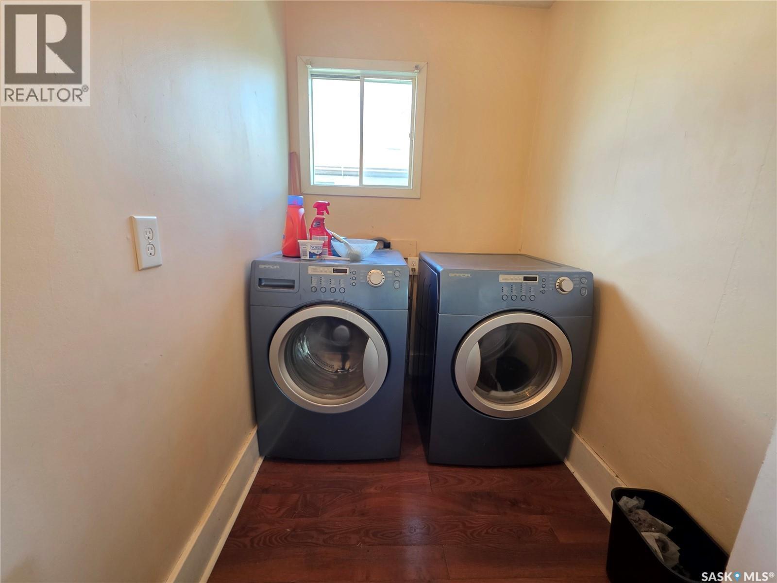 678 1St Avenue Ne, Swift Current, SK - Indoor Photo Showing Laundry Room