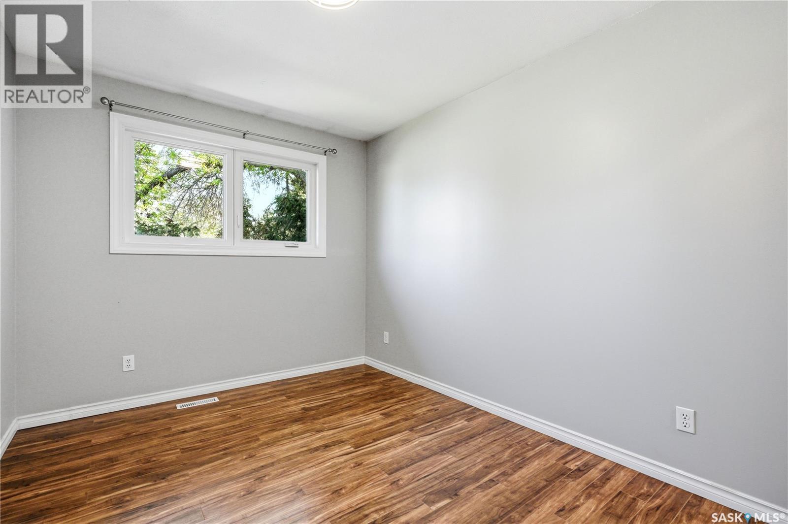 118 Laurentian Drive, Saskatoon, SK - Indoor Photo Showing Other Room