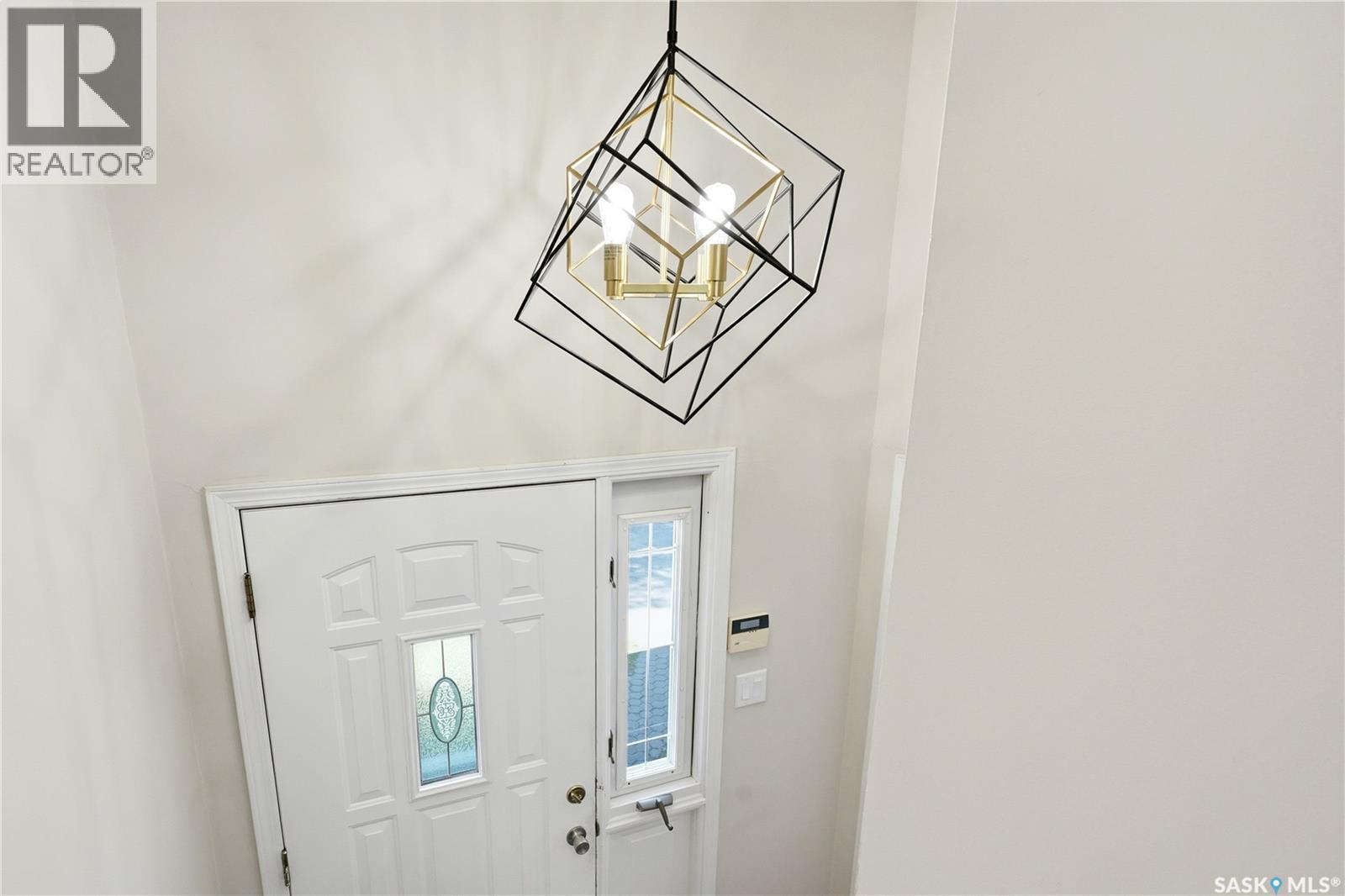118 Laurentian Drive, Saskatoon, SK - Indoor Photo Showing Other Room