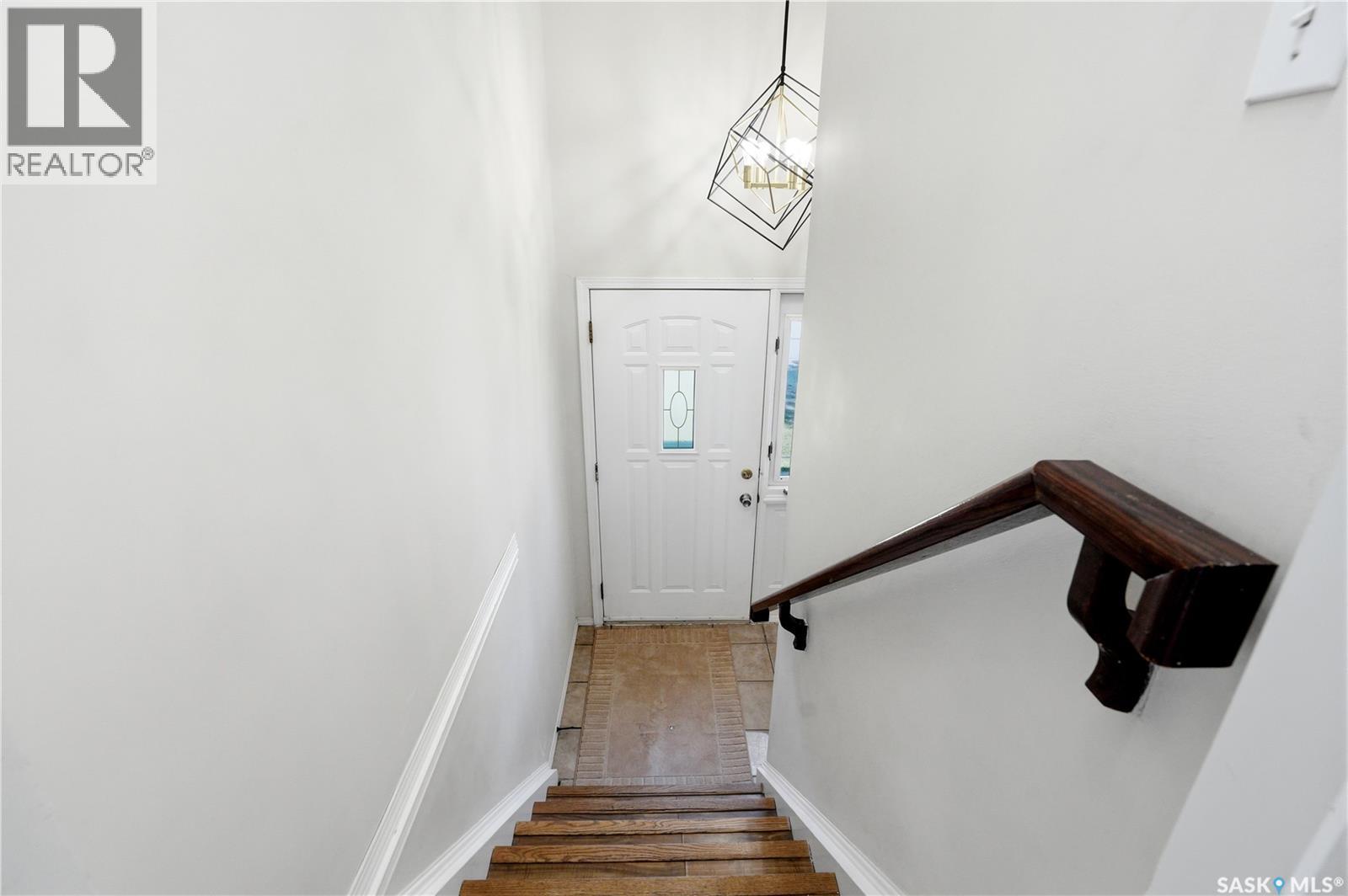 118 Laurentian Drive, Saskatoon, SK - Indoor Photo Showing Other Room