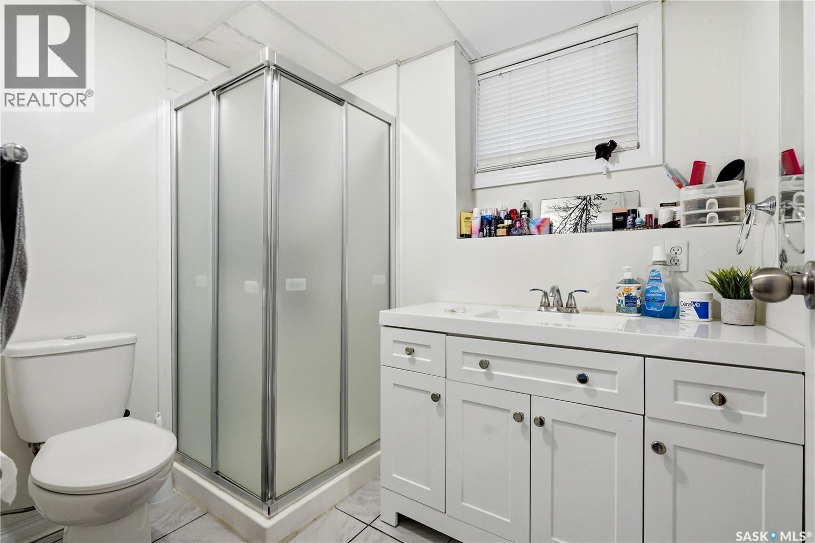 118 Laurentian Drive, Saskatoon, SK - Indoor Photo Showing Bathroom
