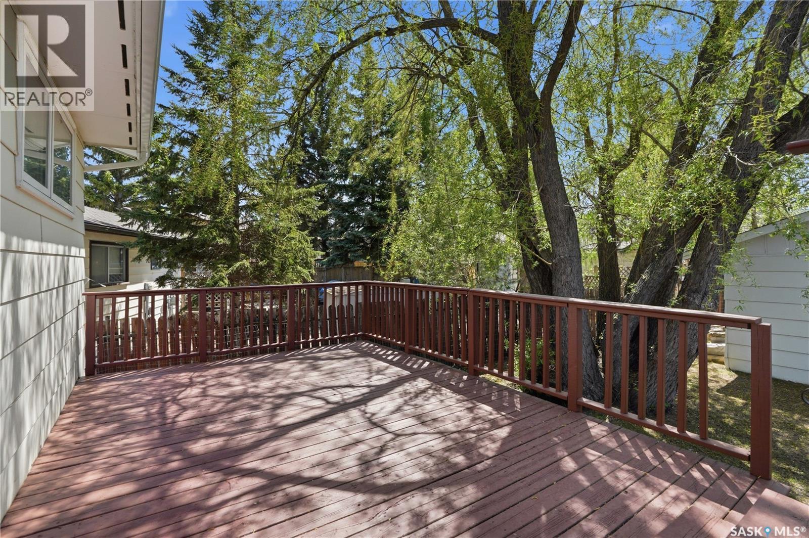 118 Laurentian Drive, Saskatoon, SK - Outdoor With Deck Patio Veranda With Exterior