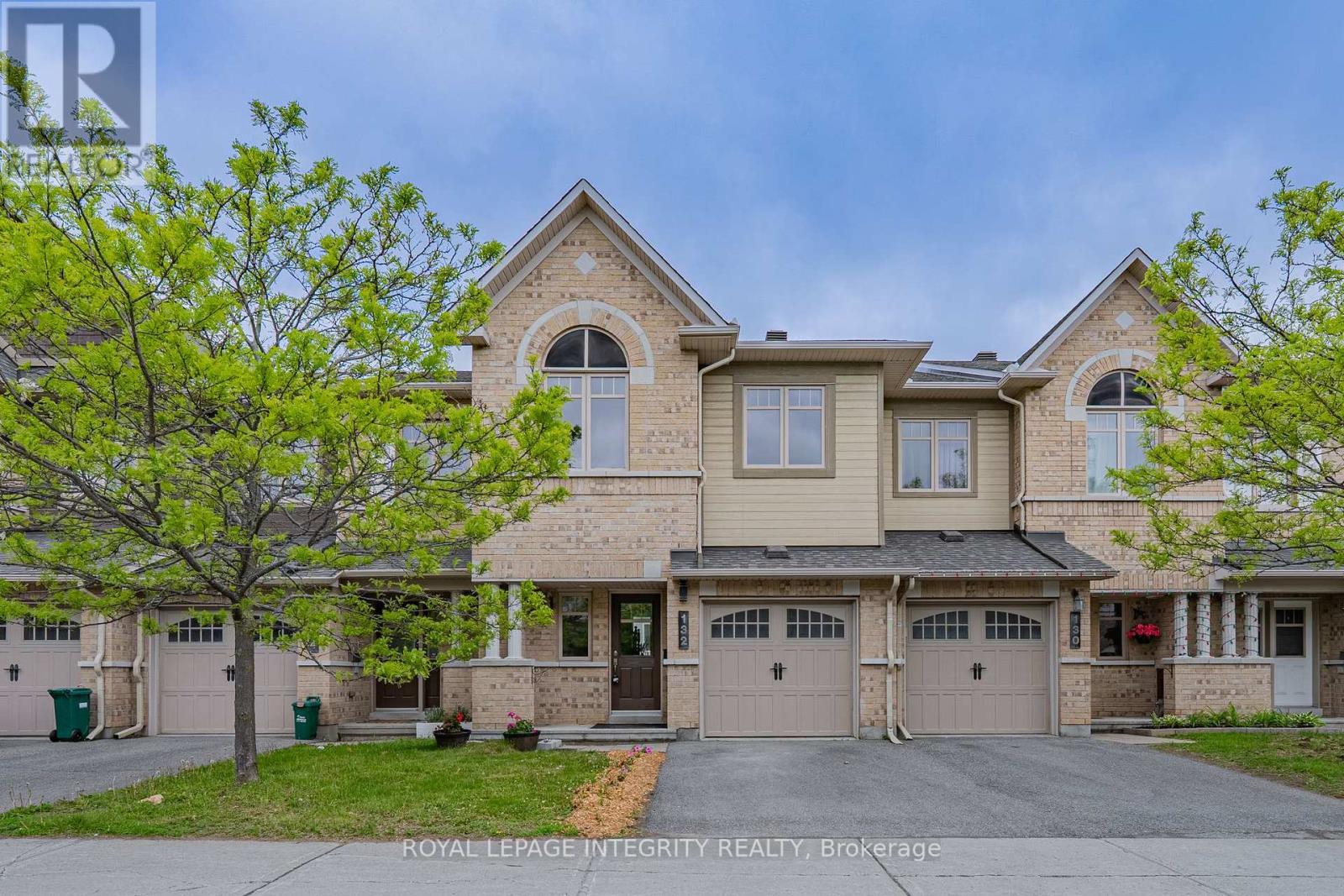 132 Mancini Way E, Ottawa, ON - Outdoor With Facade