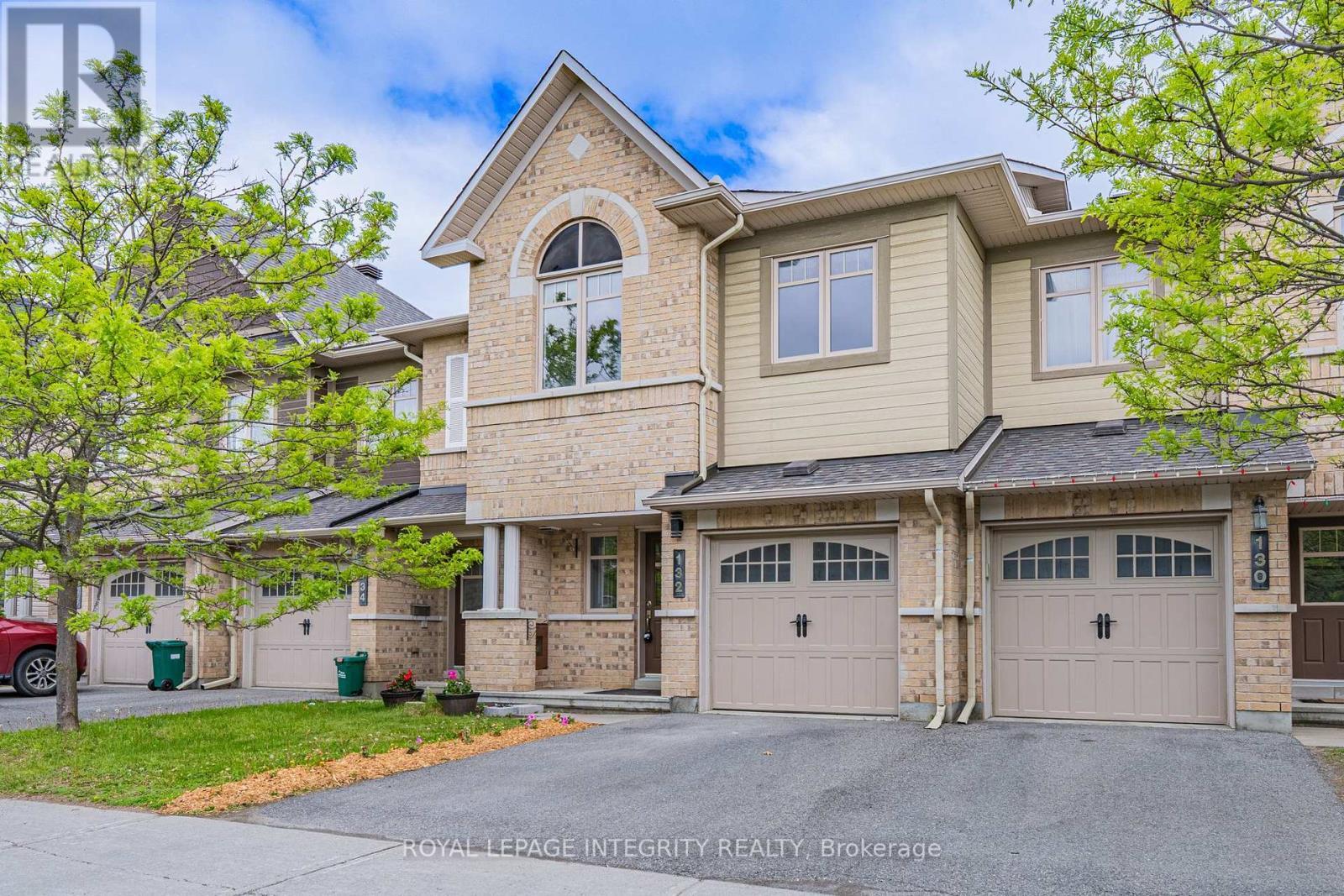 132 Mancini Way E, Ottawa, ON - Outdoor With Facade