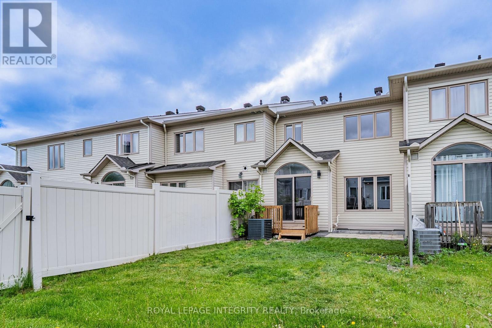 132 Mancini Way E, Ottawa, ON - Outdoor