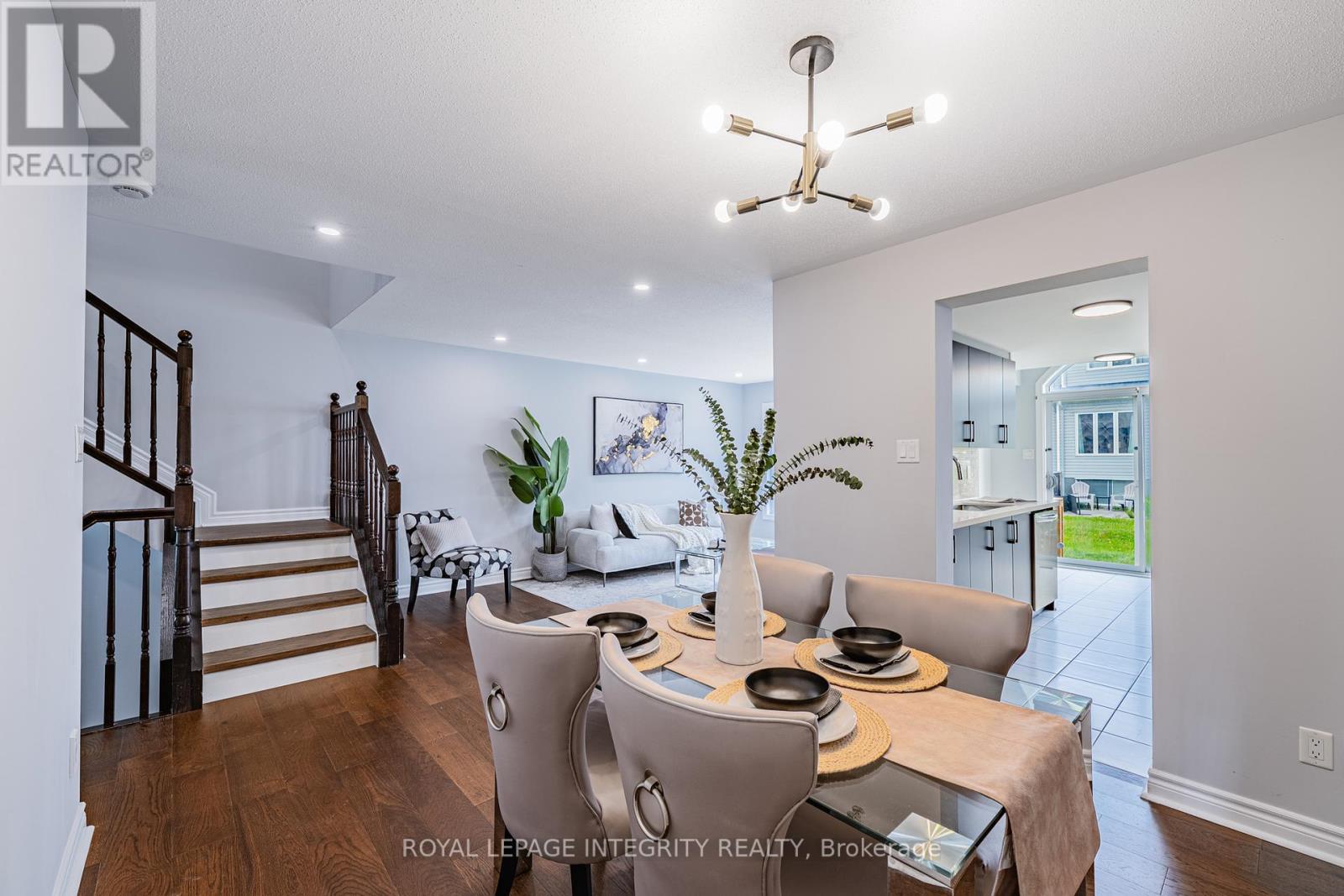 132 Mancini Way E, Ottawa, ON - Indoor Photo Showing Dining Room