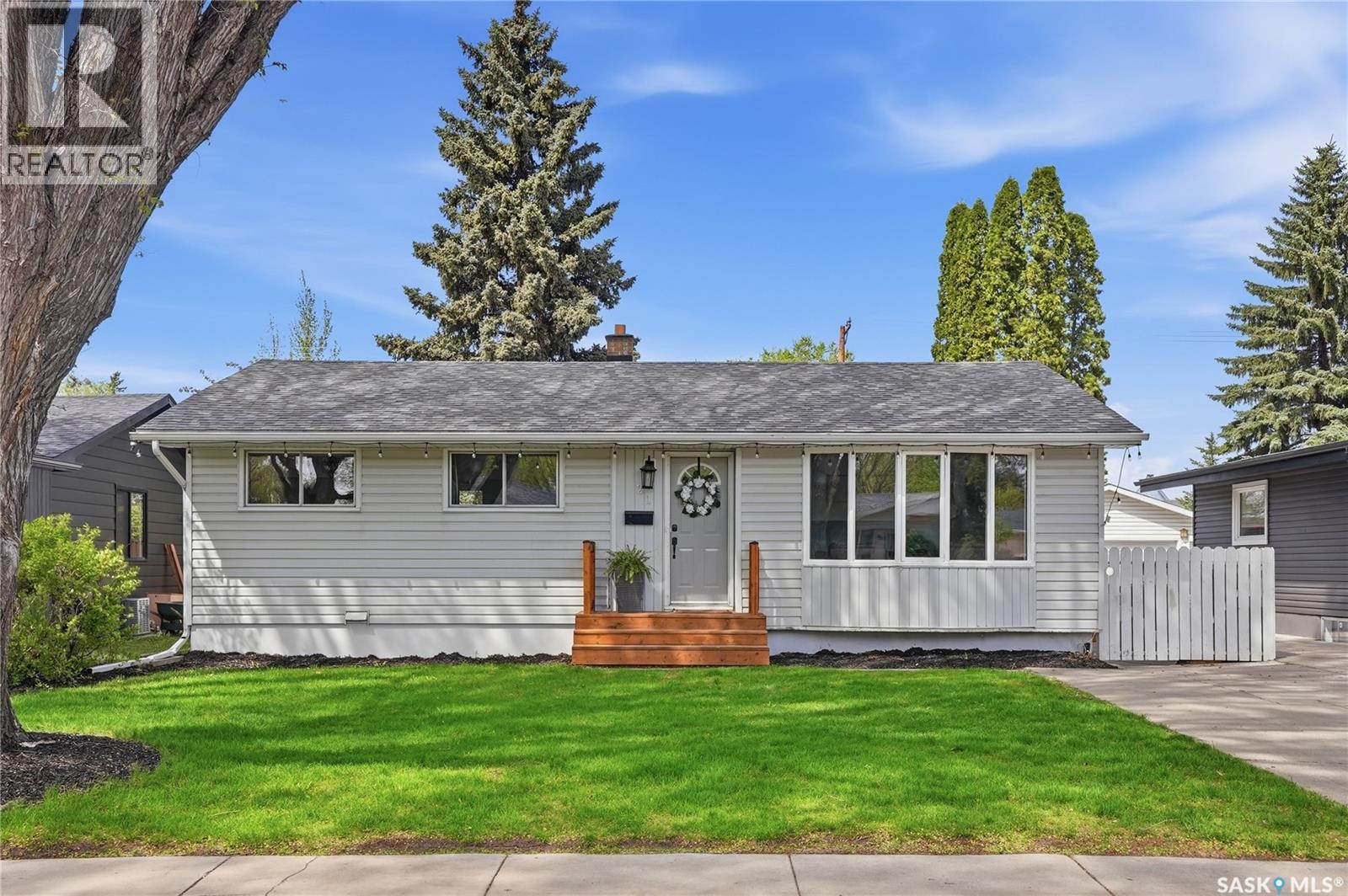 21 Potter Crescent, Saskatoon, SK - Outdoor