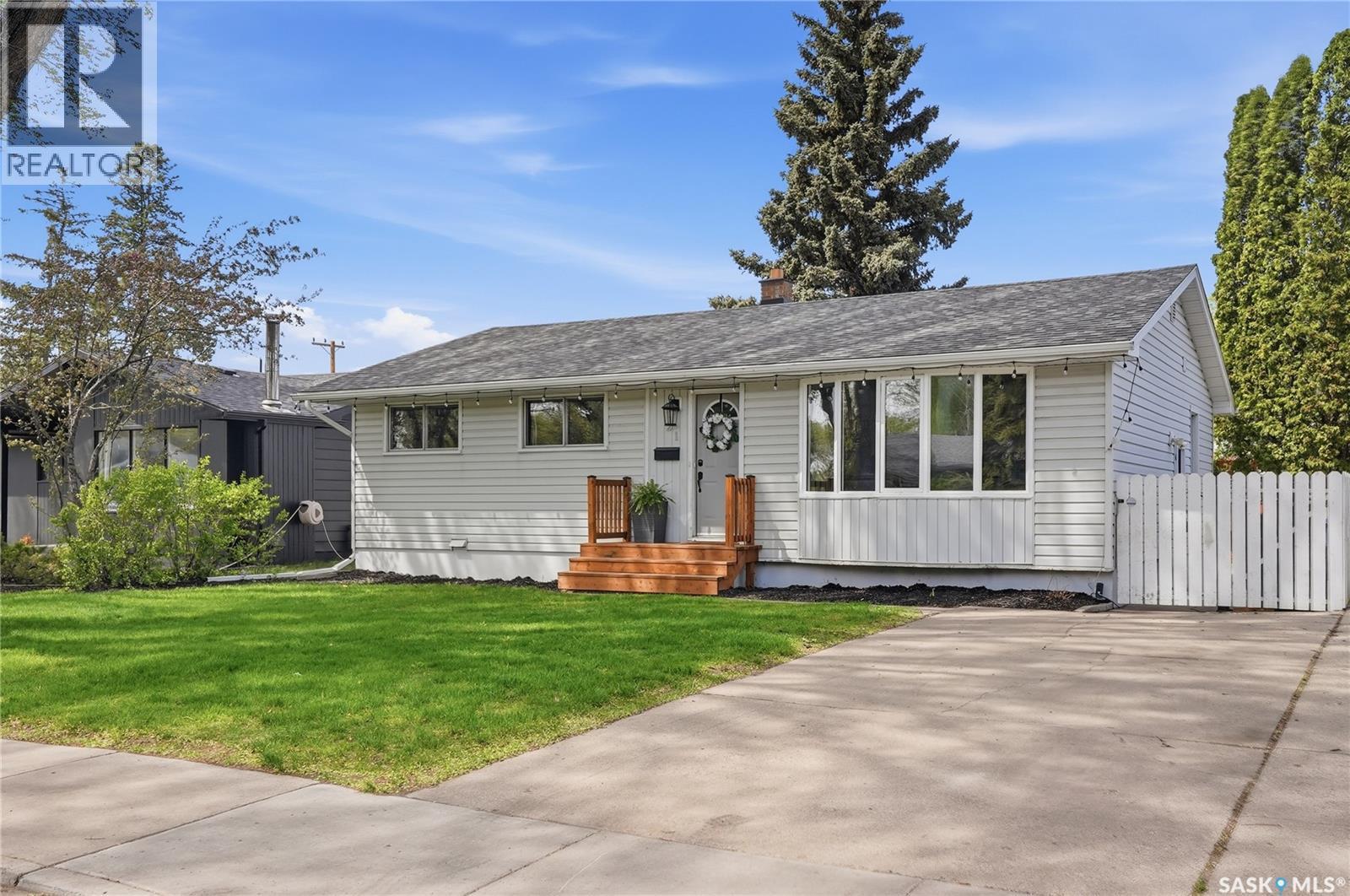 21 Potter Crescent, Saskatoon, SK - Outdoor