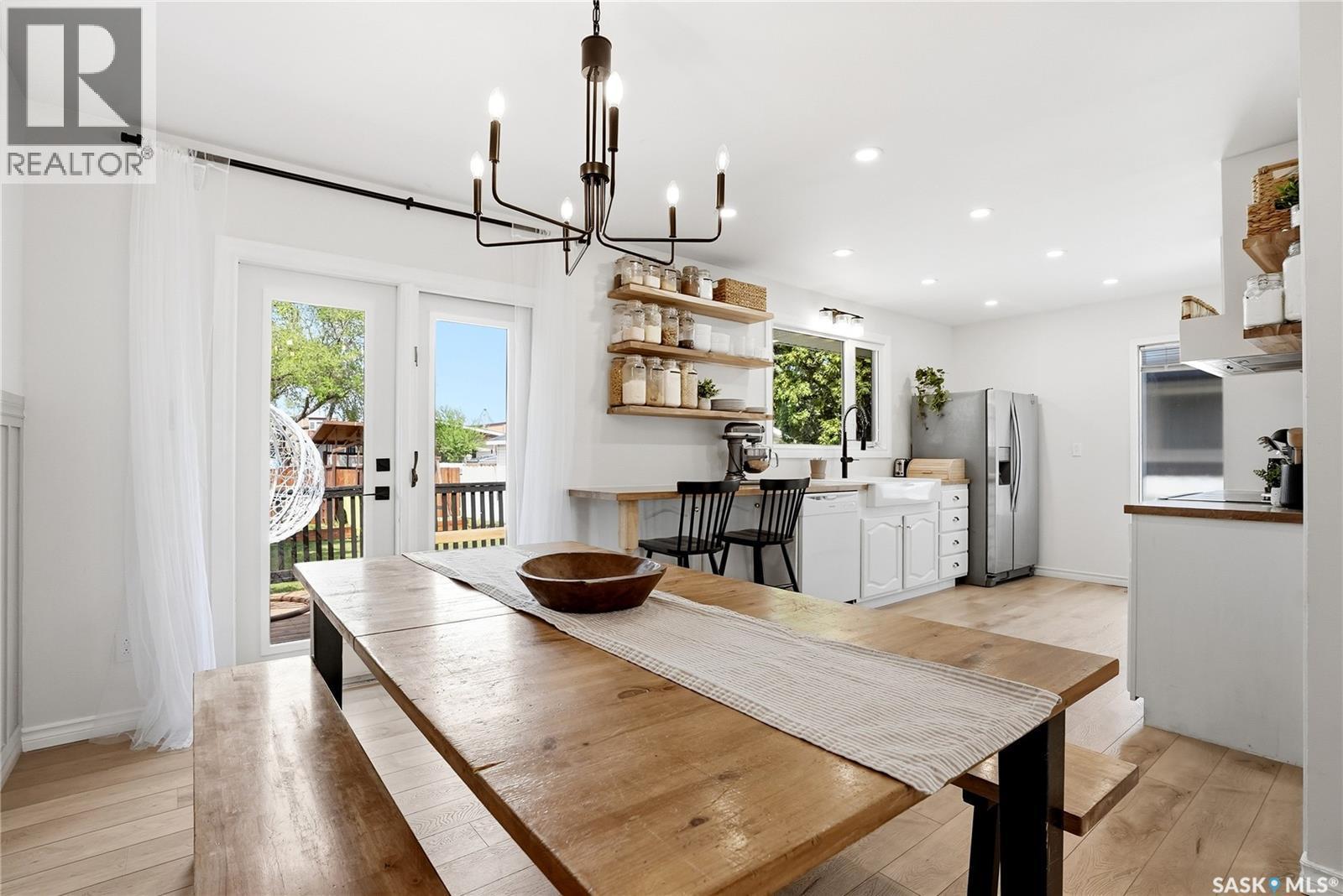 21 Potter Crescent, Saskatoon, SK - Indoor Photo Showing Dining Room