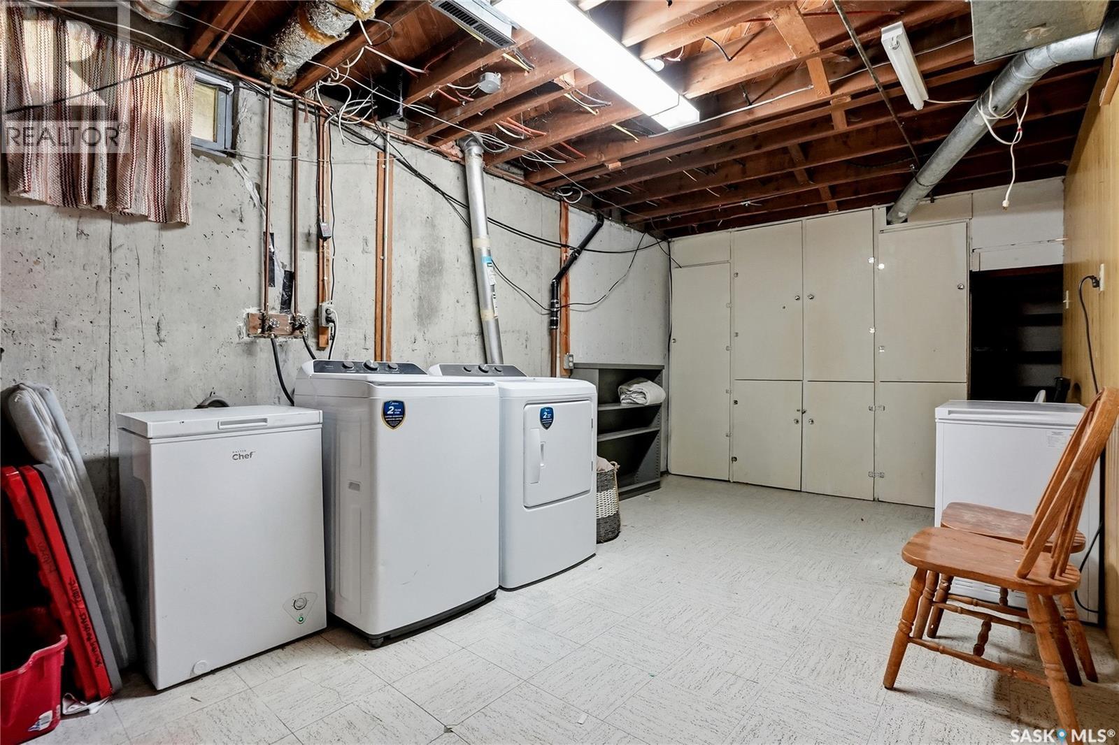 21 Potter Crescent, Saskatoon, SK - Indoor Photo Showing Laundry Room
