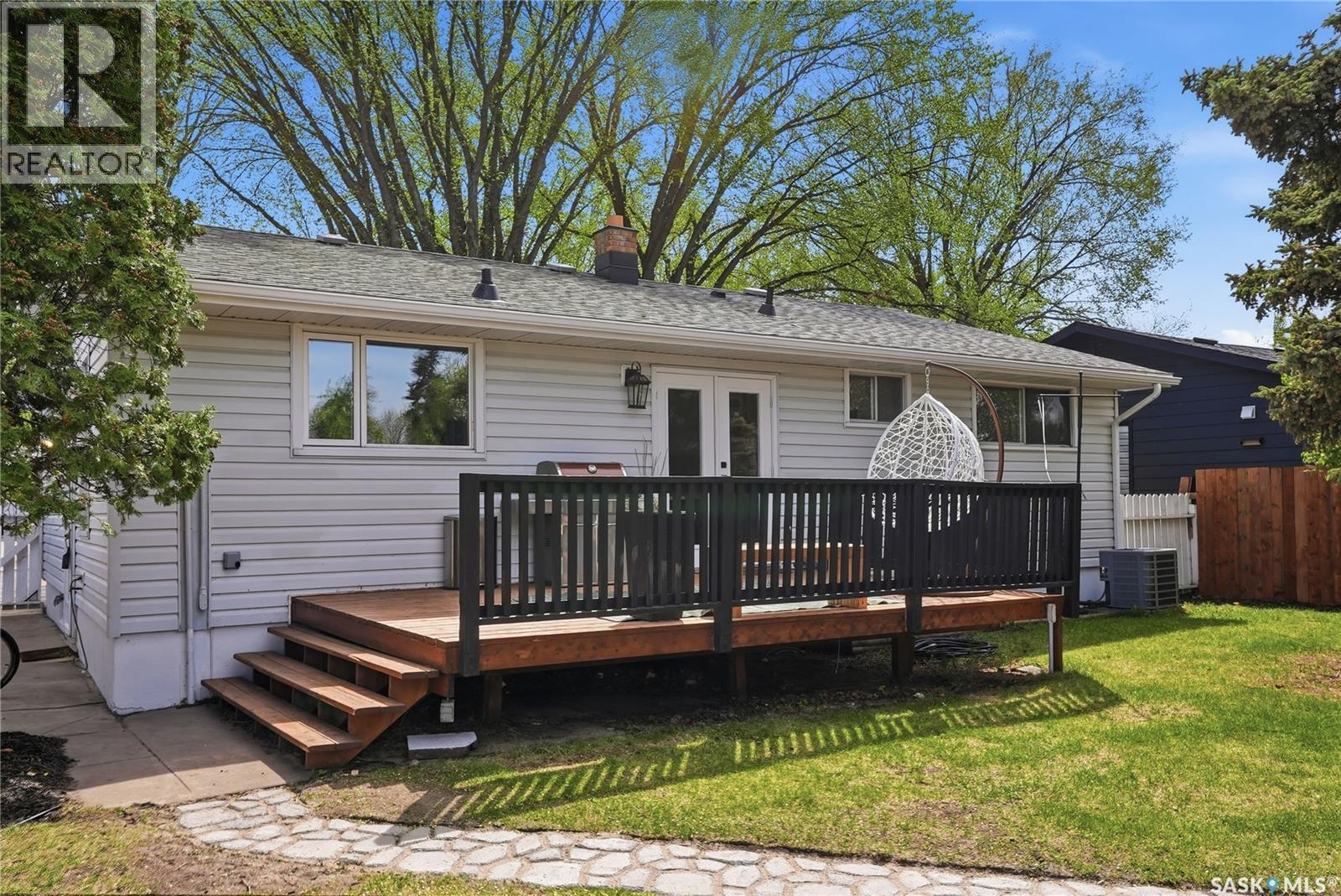 21 Potter Crescent, Saskatoon, SK - Outdoor With Deck Patio Veranda