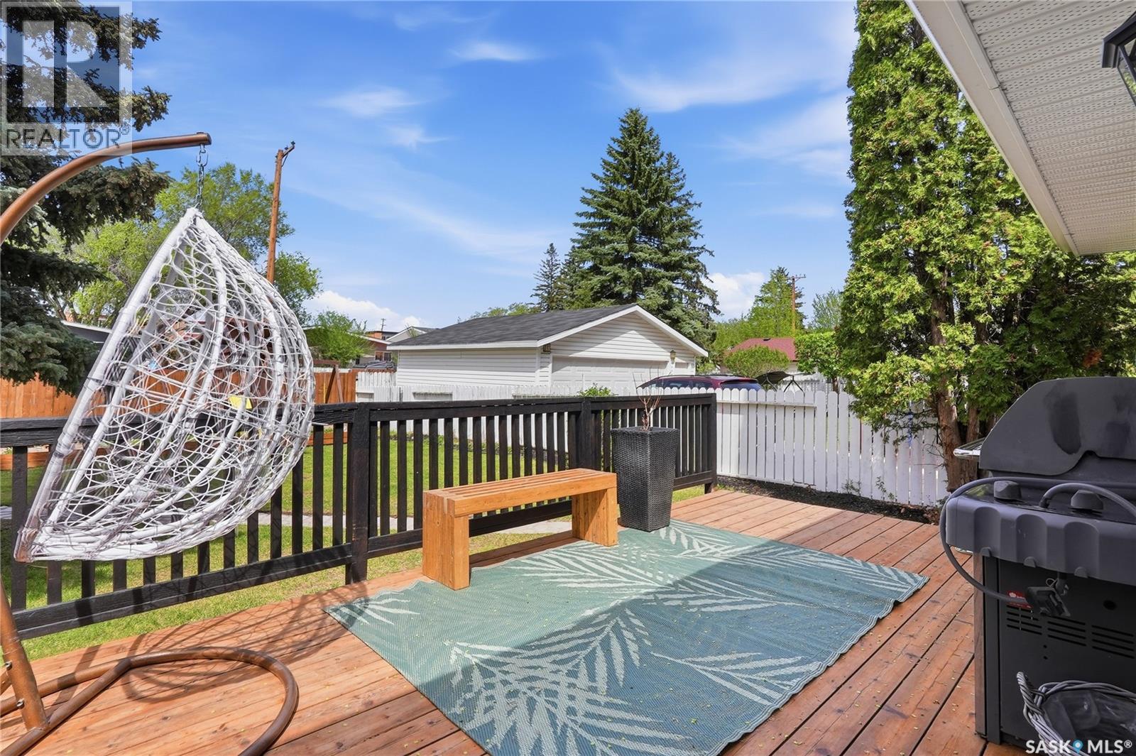 21 Potter Crescent, Saskatoon, SK - Outdoor With Deck Patio Veranda