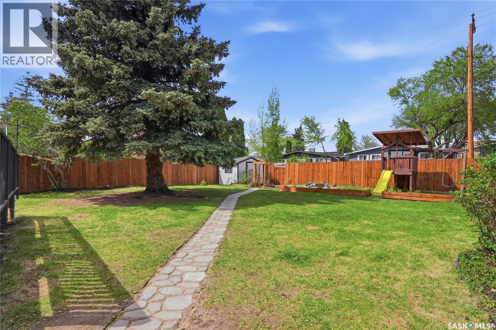 21 Potter Crescent, Saskatoon, SK - Outdoor With Backyard