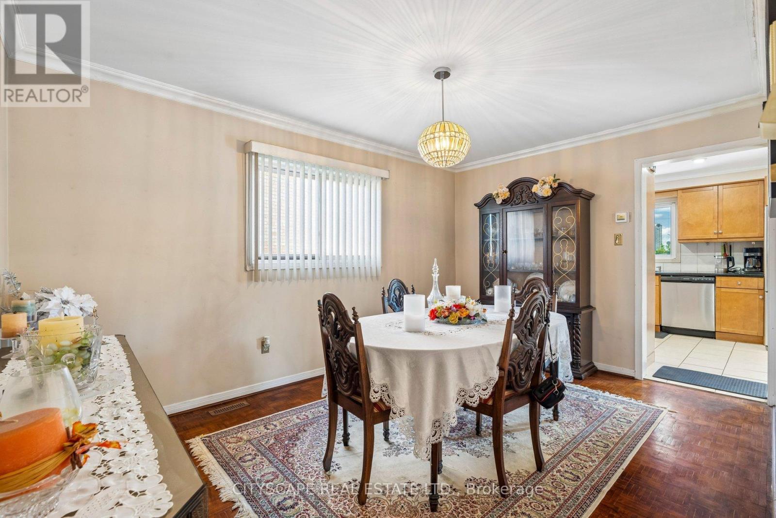 4356 Wakefield Crescent, Mississauga, ON - Indoor Photo Showing Dining Room
