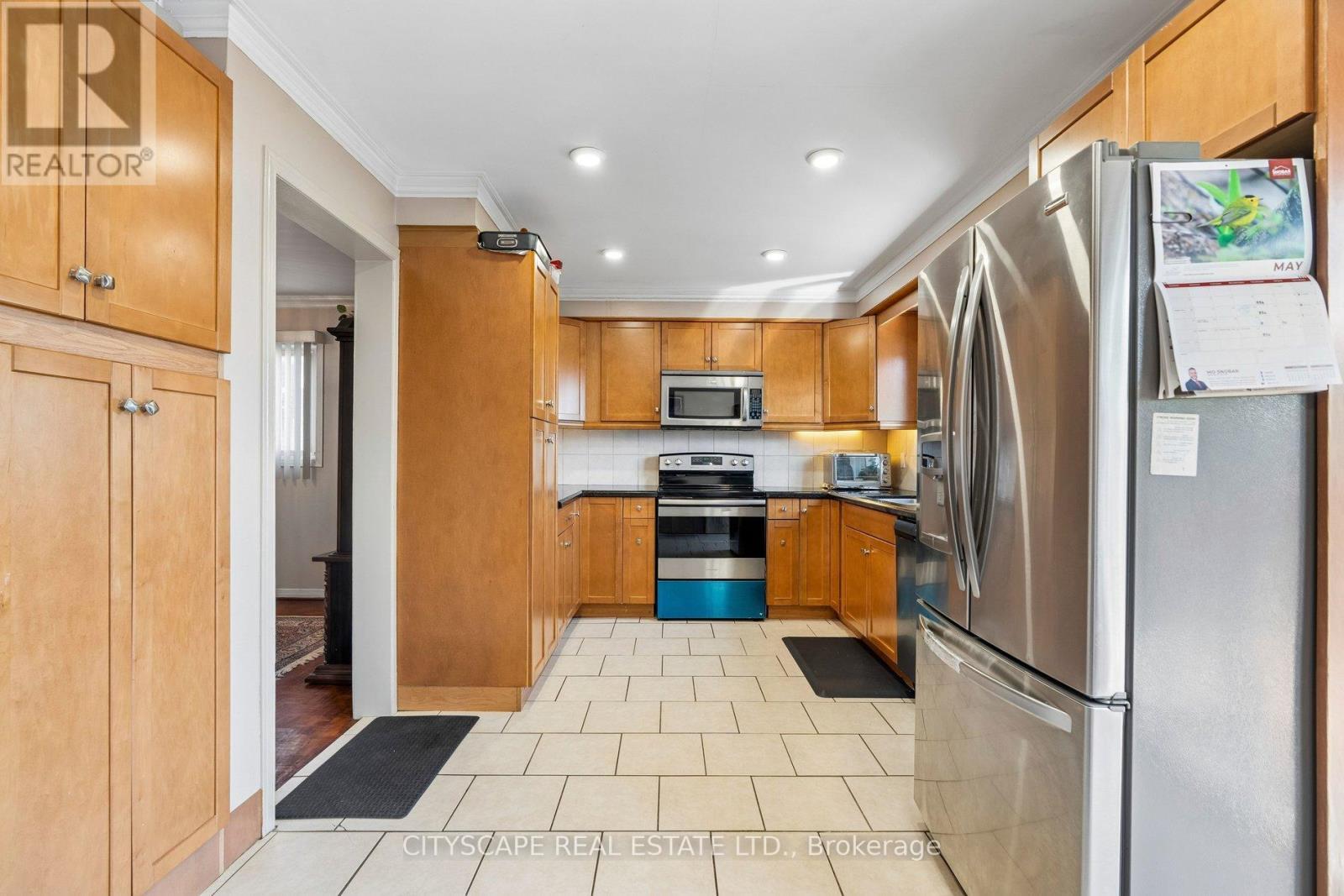 4356 Wakefield Crescent, Mississauga, ON - Indoor Photo Showing Kitchen