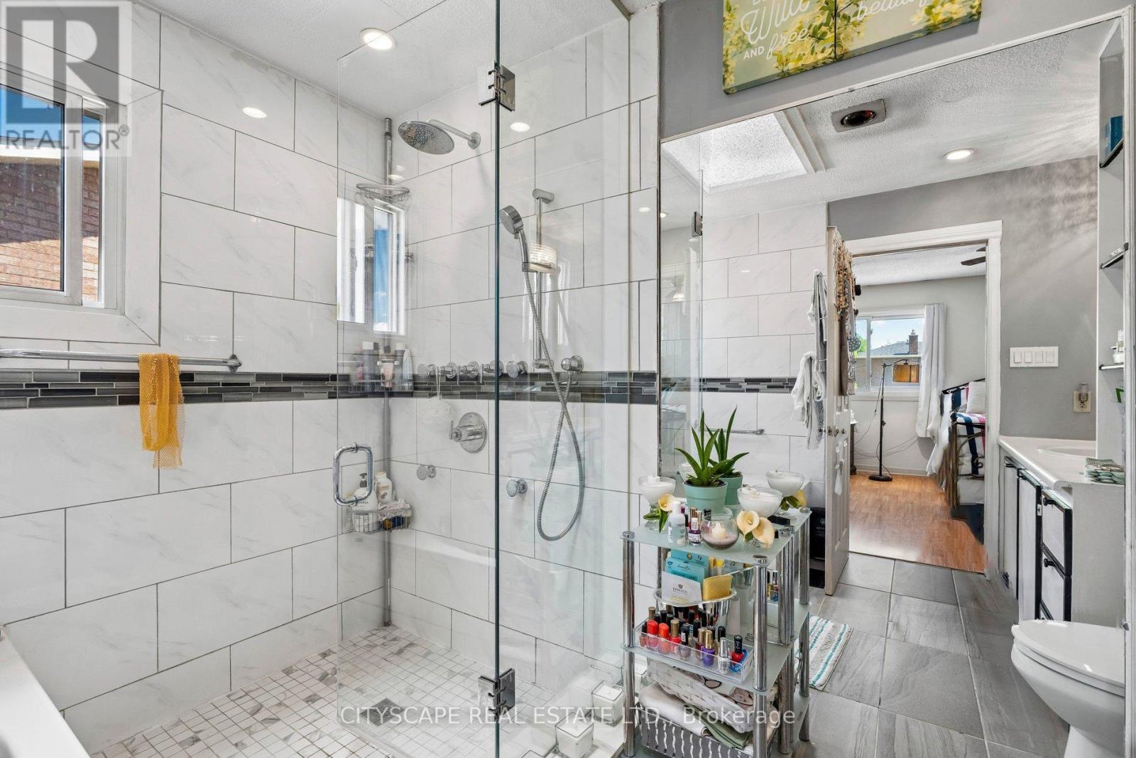 4356 Wakefield Crescent, Mississauga, ON - Indoor Photo Showing Bathroom