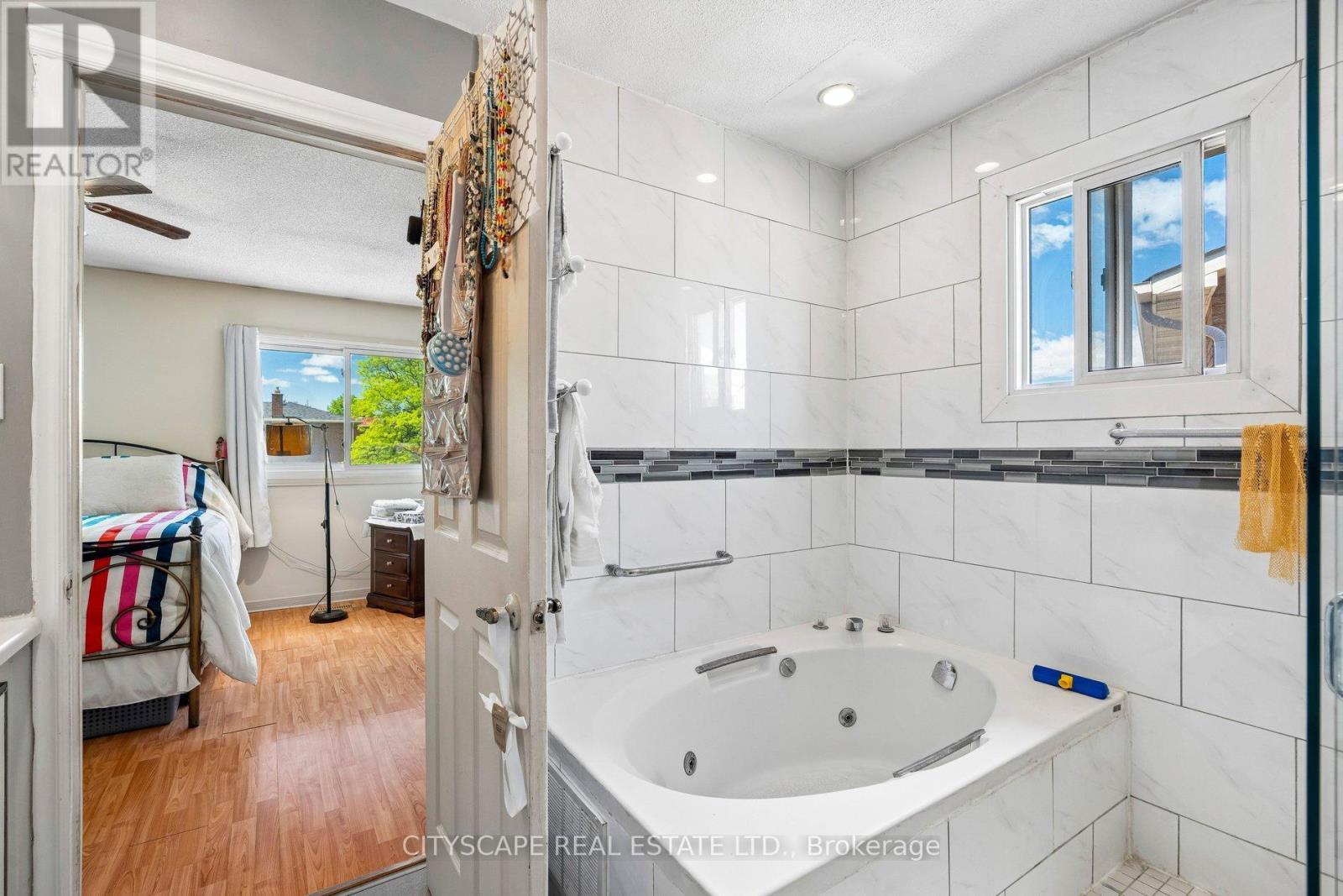 4356 Wakefield Crescent, Mississauga, ON - Indoor Photo Showing Bathroom
