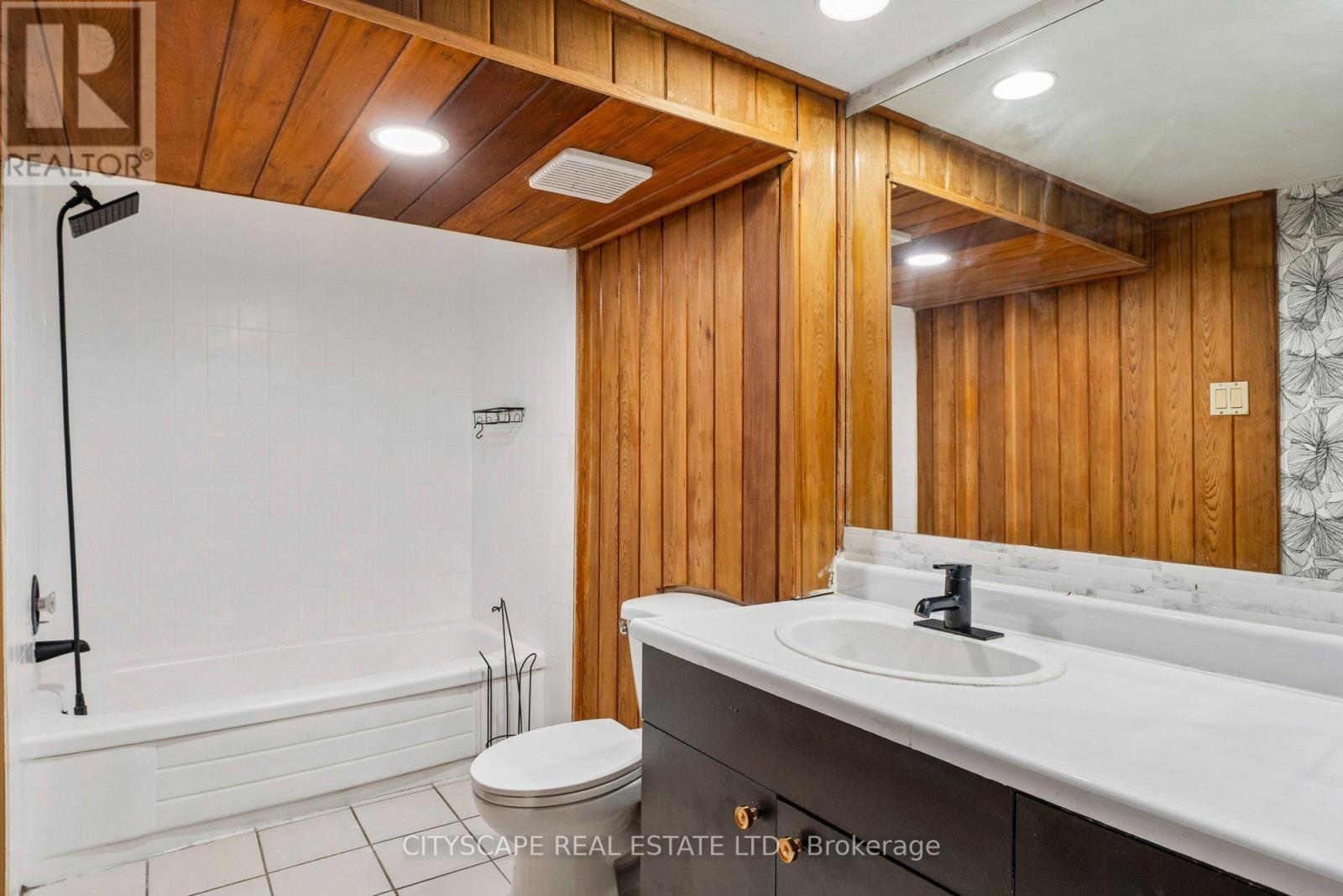 4356 Wakefield Crescent, Mississauga, ON - Indoor Photo Showing Bathroom