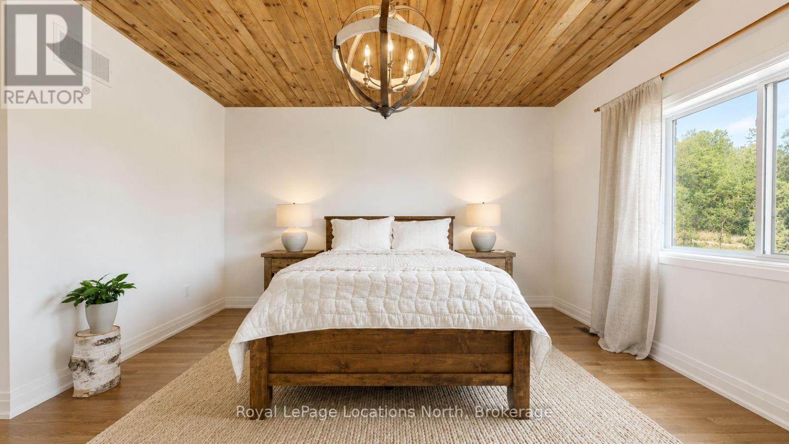 Primary Bedroom - 70 Plewes Drive, Collingwood, ON - Indoor Photo Showing Bedroom