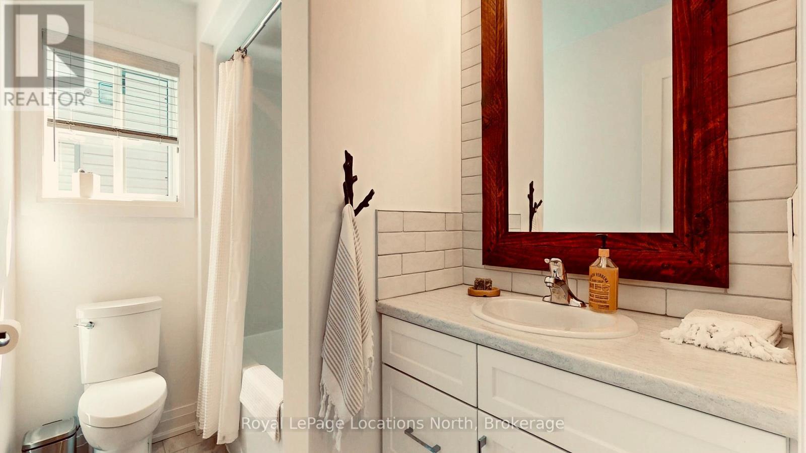 Second Floor Bathroom - 70 Plewes Drive, Collingwood, ON - Indoor Photo Showing Bathroom