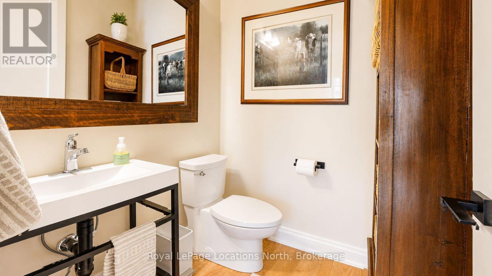 Main Floor Bathroom - 70 Plewes Drive, Collingwood, ON - Indoor Photo Showing Bathroom