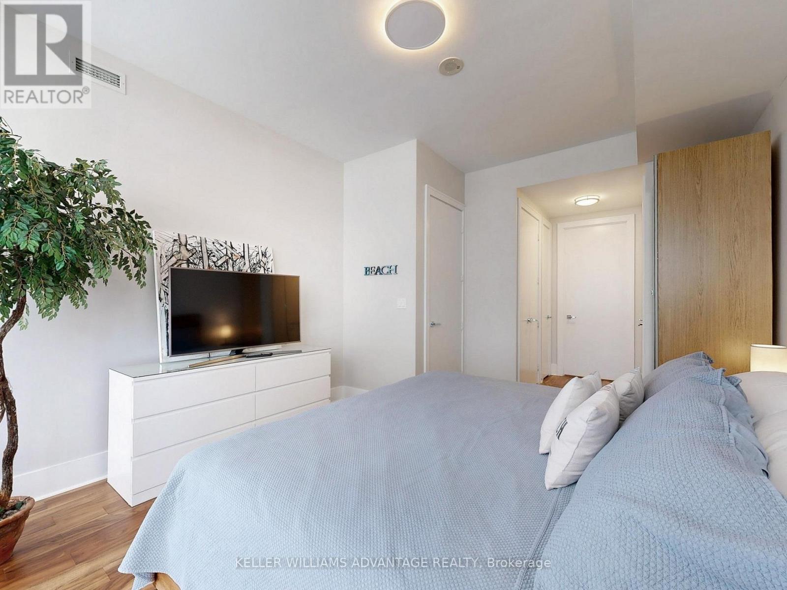 401 - 29 Queens Quay E, Toronto, ON - Indoor Photo Showing Bedroom