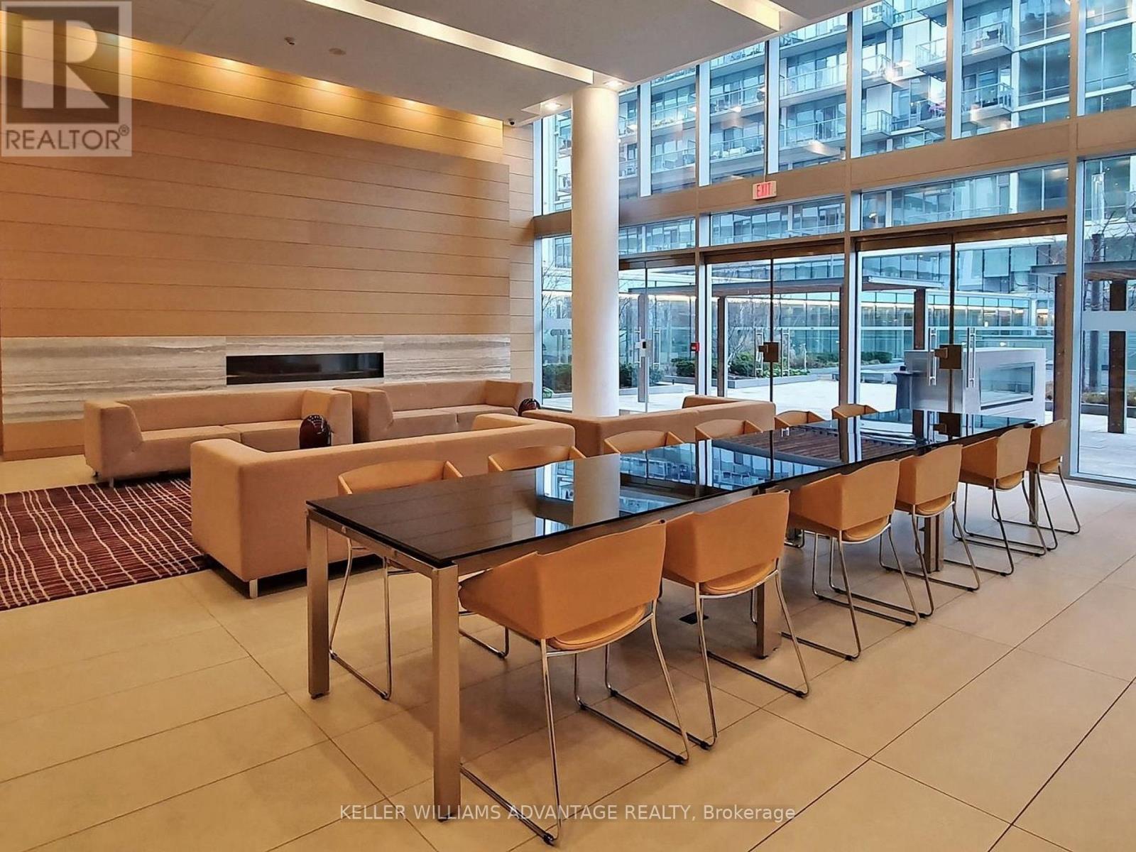 401 - 29 Queens Quay E, Toronto, ON - Indoor