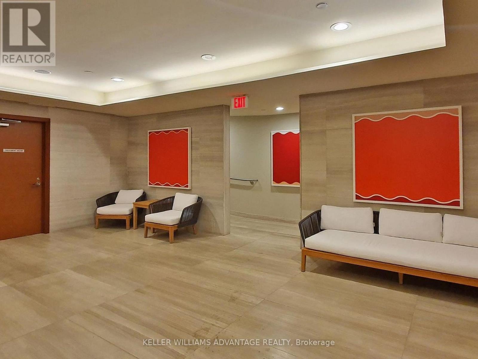 401 - 29 Queens Quay E, Toronto, ON - Indoor