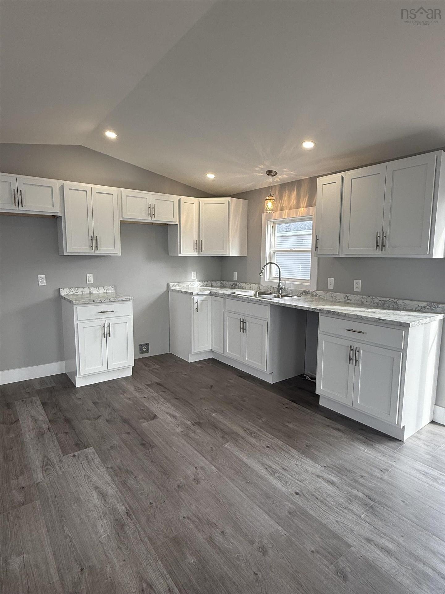 31 Johns Pass, Lower South River, NS