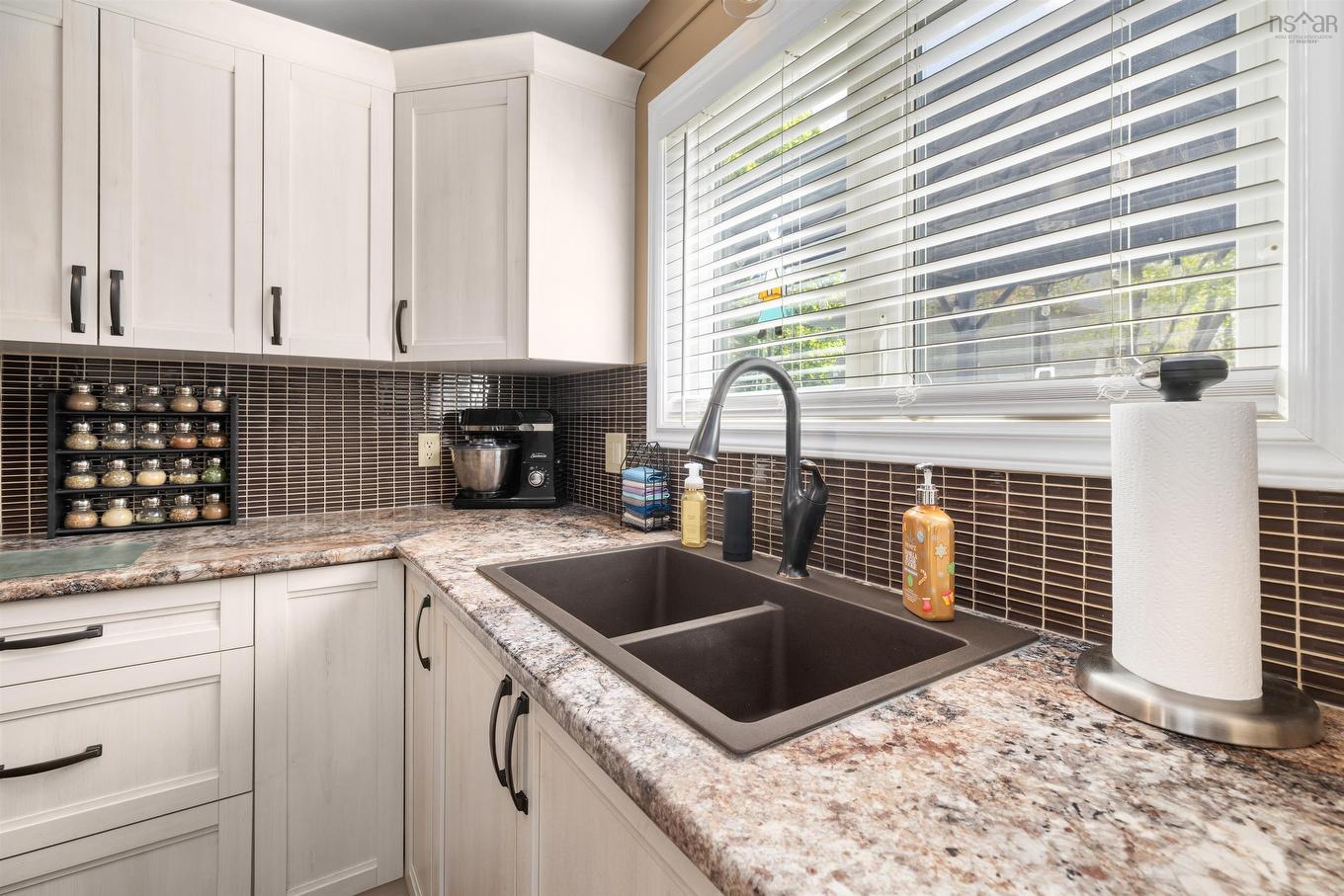 74 Attenborough Court, Halifax, NS - Indoor Photo Showing Kitchen With Double Sink