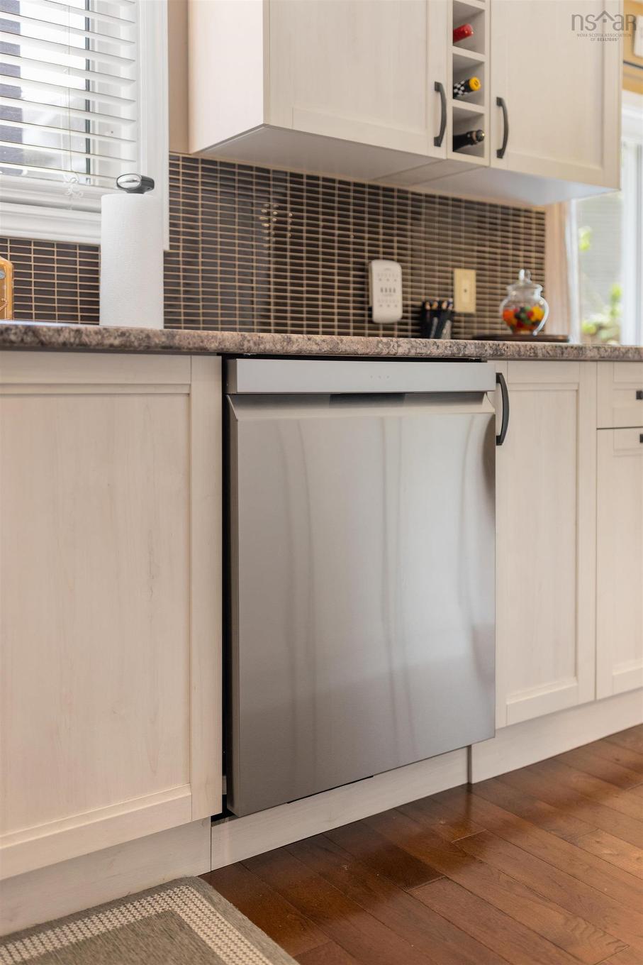 74 Attenborough Court, Halifax, NS - Indoor Photo Showing Kitchen