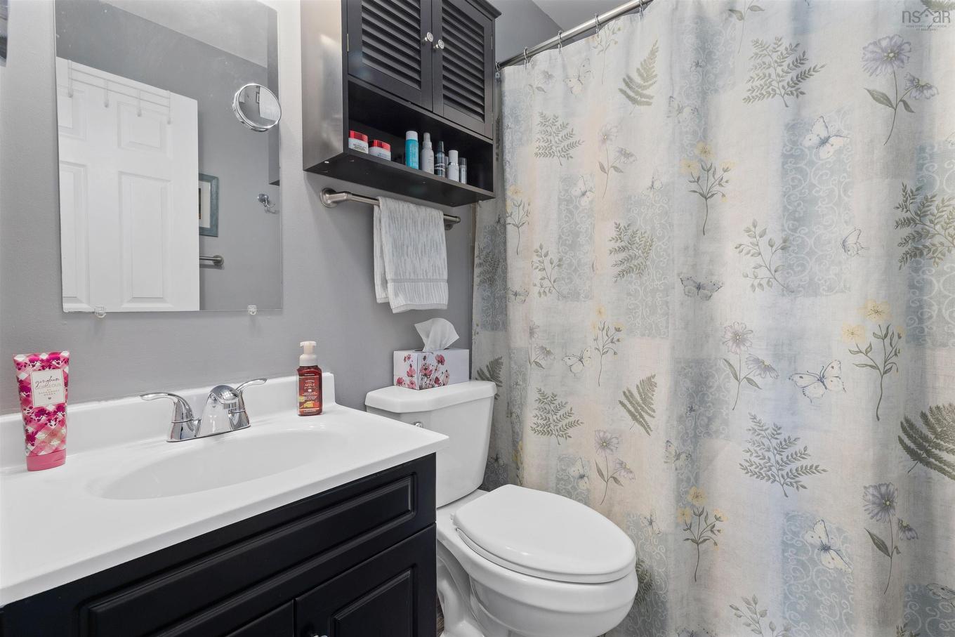 74 Attenborough Court, Halifax, NS - Indoor Photo Showing Bathroom
