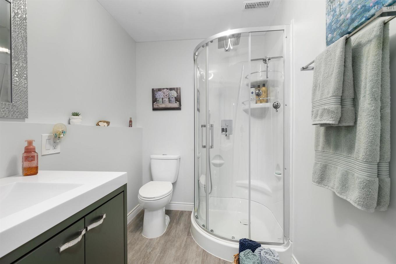 74 Attenborough Court, Halifax, NS - Indoor Photo Showing Bathroom