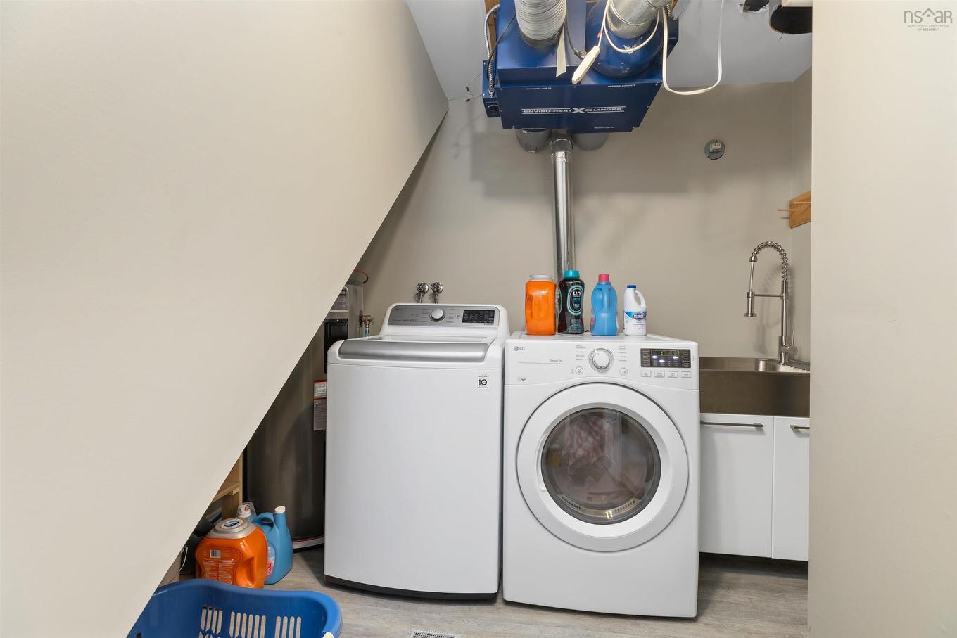 74 Attenborough Court, Halifax, NS - Indoor Photo Showing Laundry Room