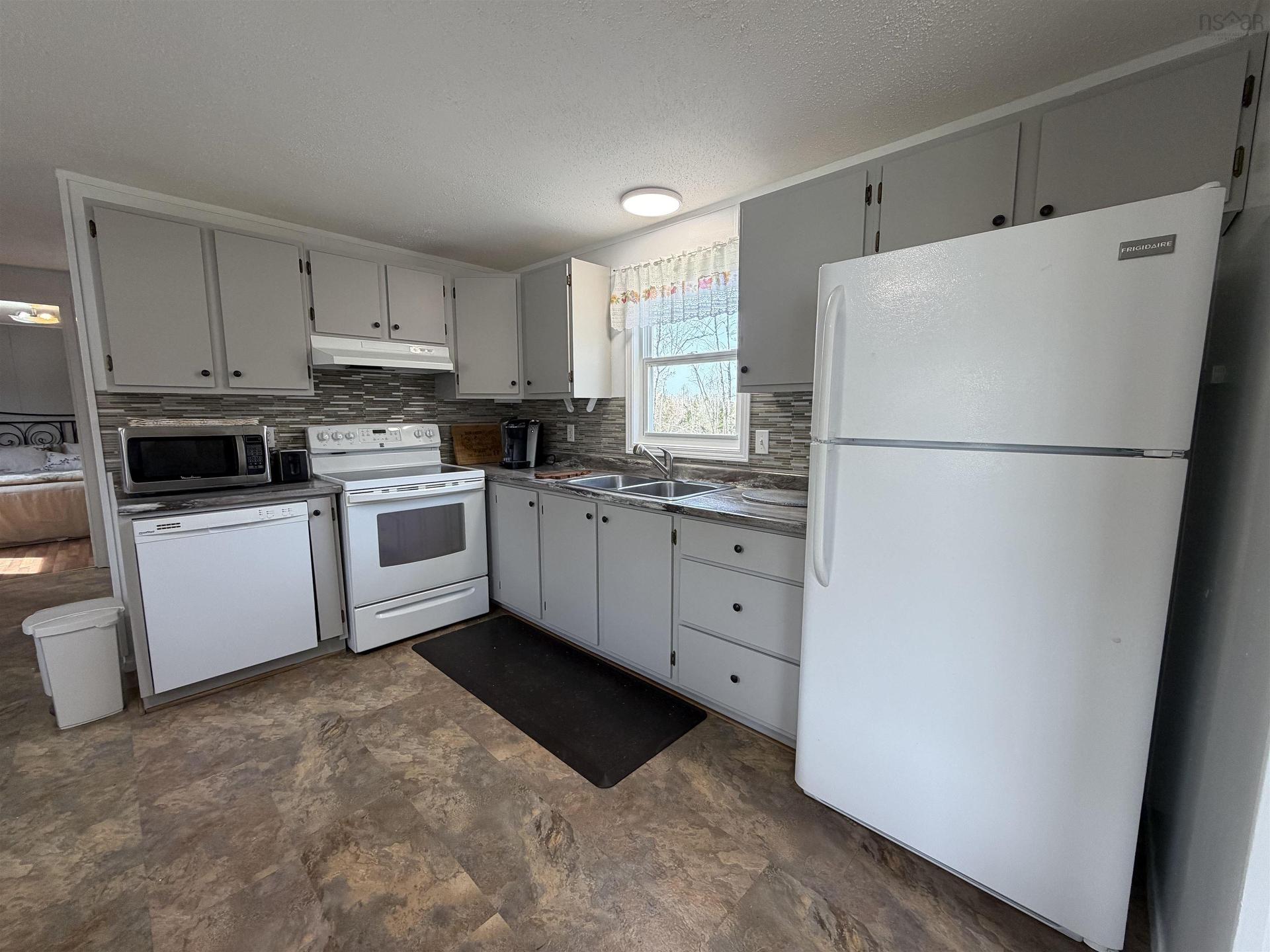 198 Highway 224, Sheet Harbour, NS