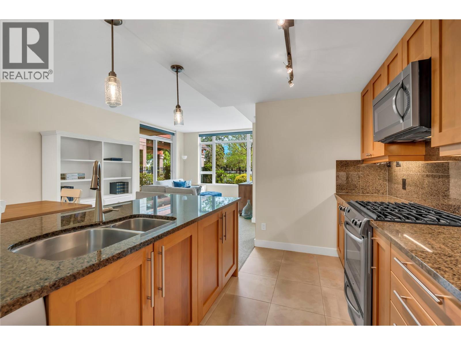 75 Martin Street Unit# 101, Penticton, BC - Indoor Photo Showing Kitchen With Double Sink