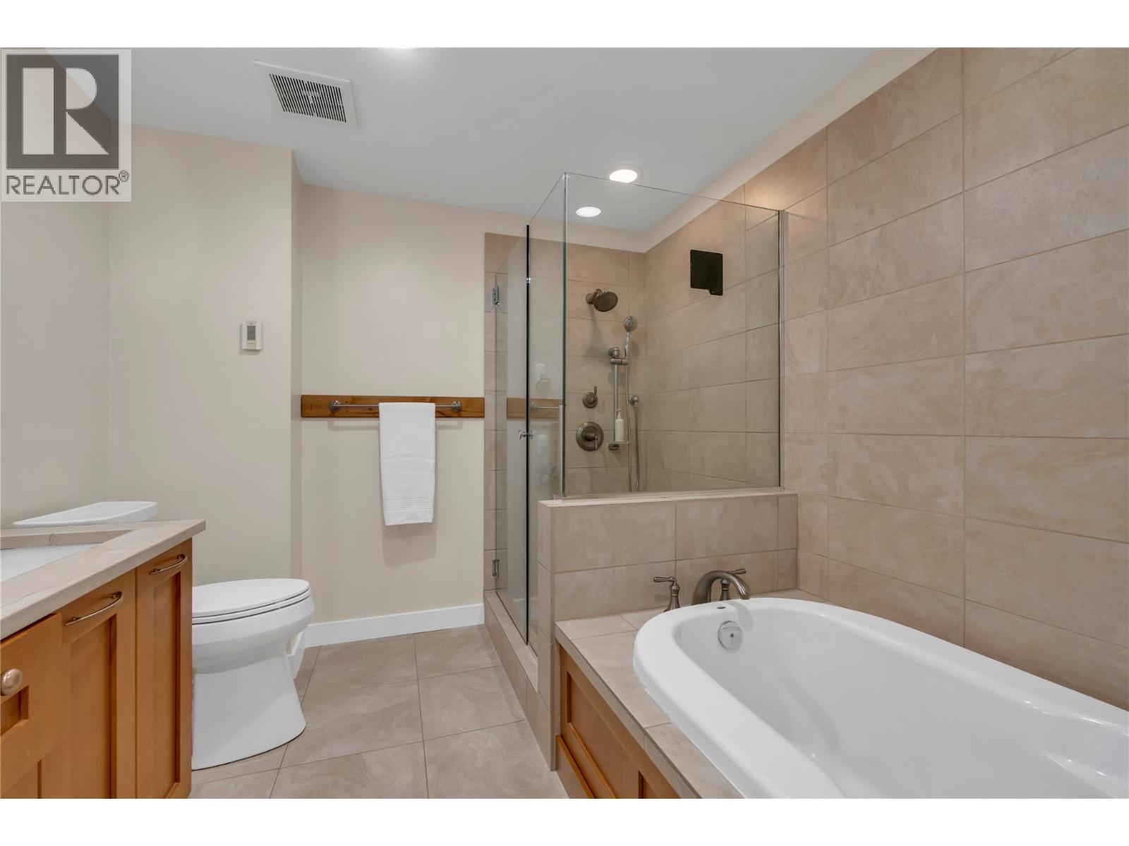 75 Martin Street Unit# 101, Penticton, BC - Indoor Photo Showing Bathroom
