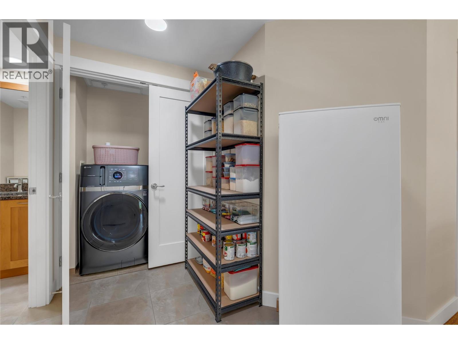 75 Martin Street Unit# 101, Penticton, BC - Indoor Photo Showing Laundry Room