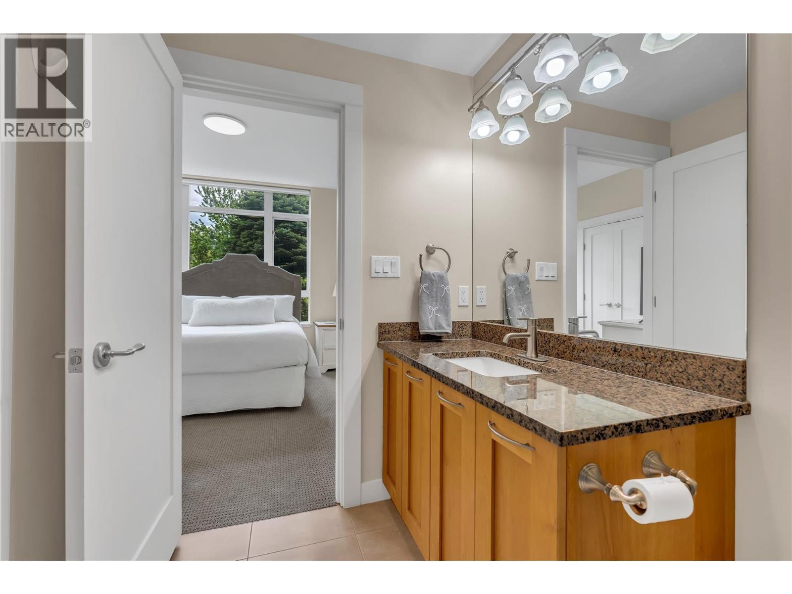 75 Martin Street Unit# 101, Penticton, BC - Indoor Photo Showing Bathroom