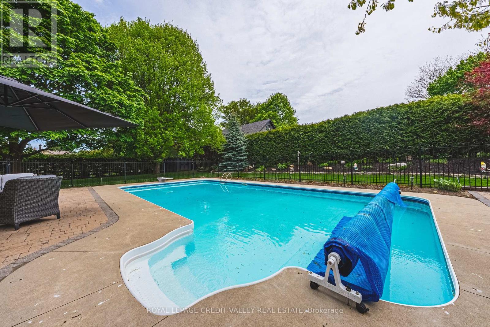 5 Valleygreen Crescent S, Caledon, ON - Outdoor With In Ground Pool With Backyard