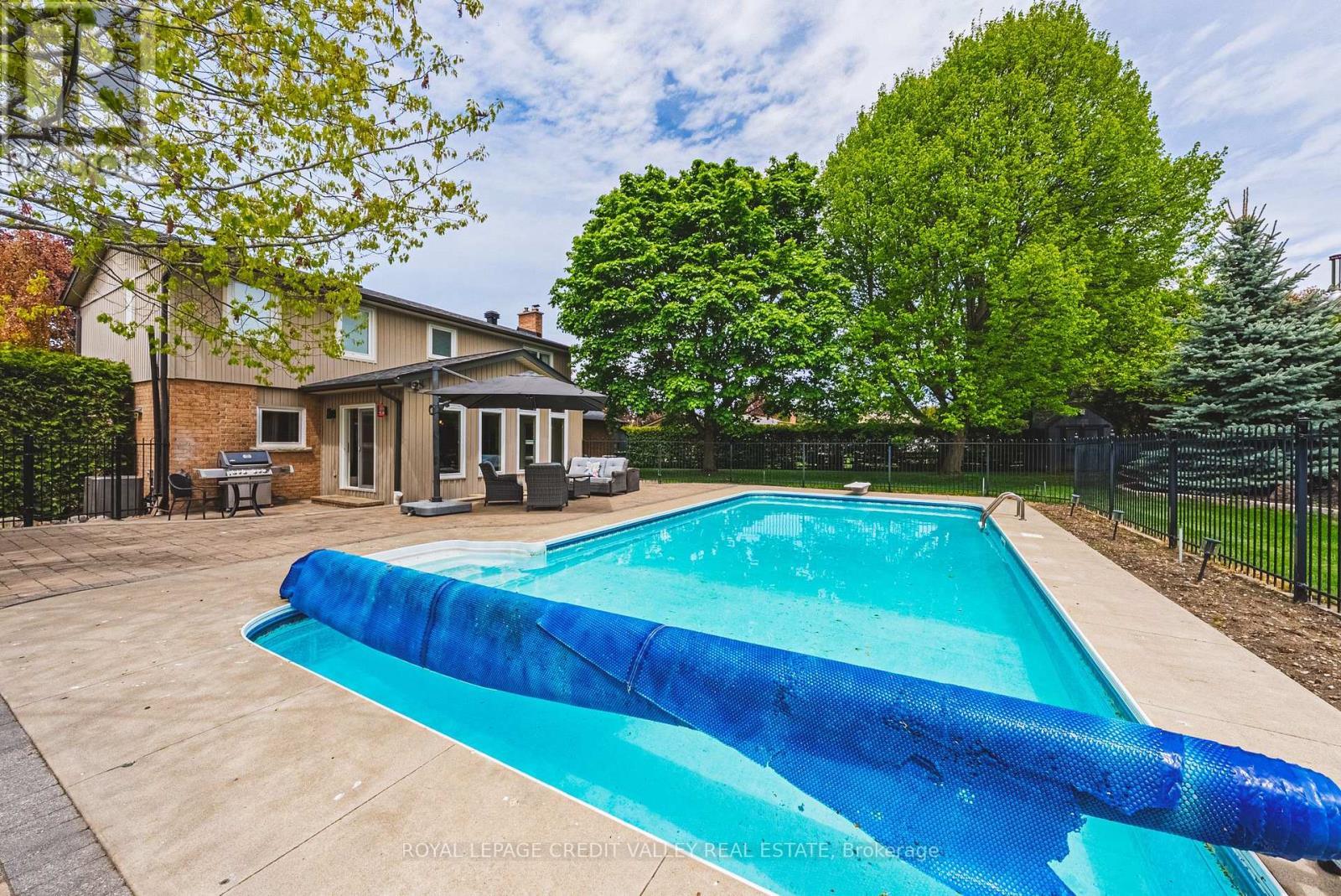 5 Valleygreen Crescent S, Caledon, ON - Outdoor With In Ground Pool With Backyard