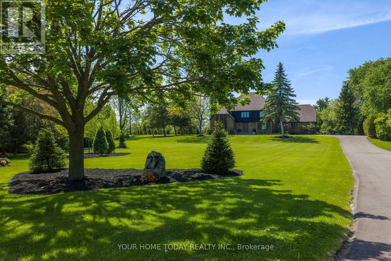 27 Chantelay Crescent, Halton Hills, ON - Outdoor