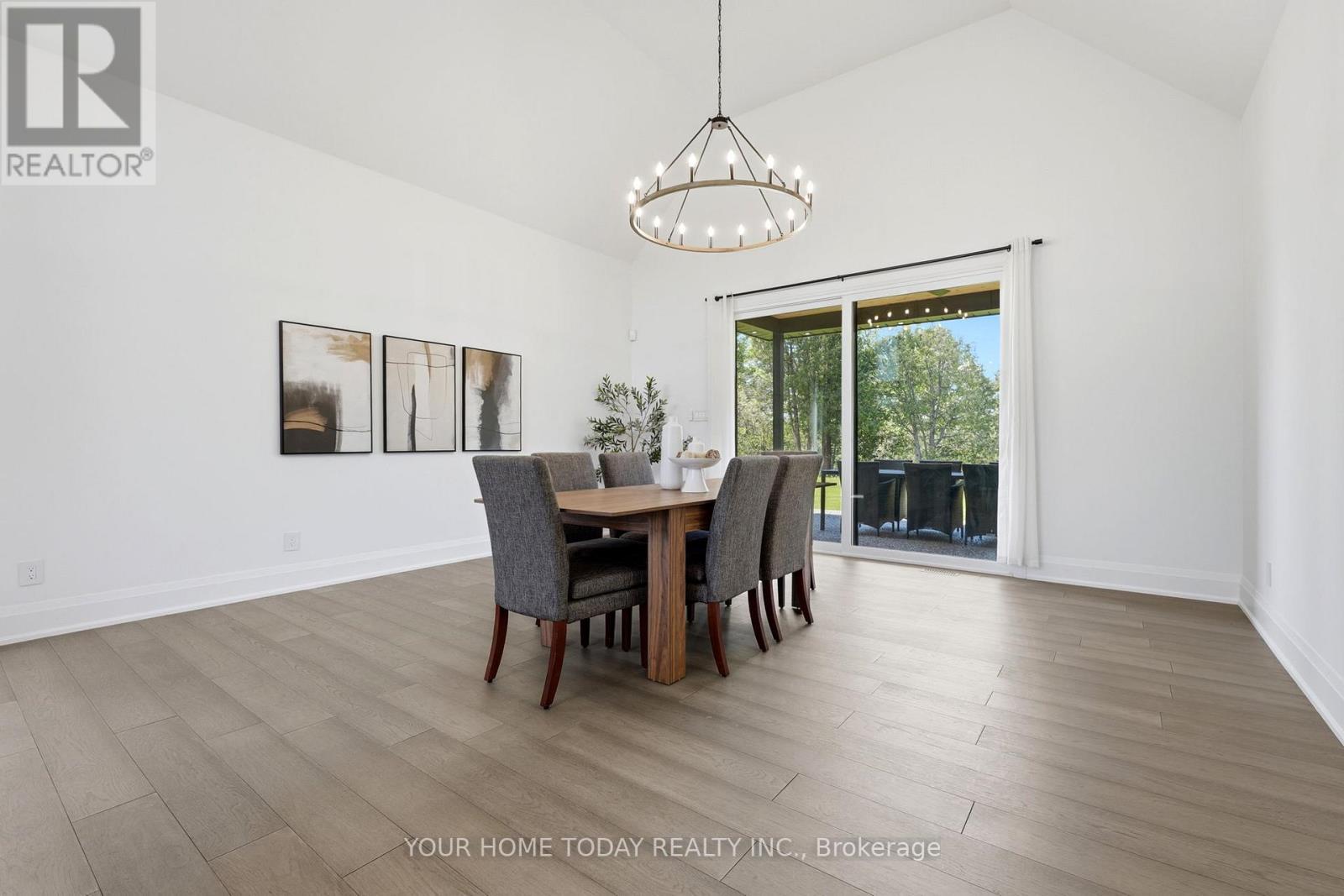 27 Chantelay Crescent, Halton Hills, ON - Indoor Photo Showing Dining Room