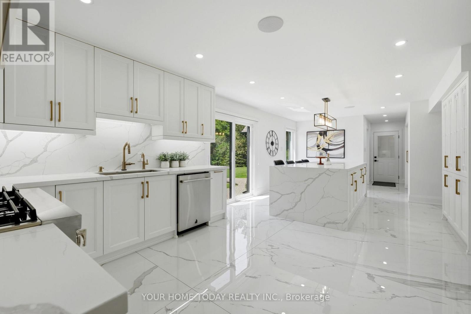 27 Chantelay Crescent, Halton Hills, ON - Indoor Photo Showing Kitchen