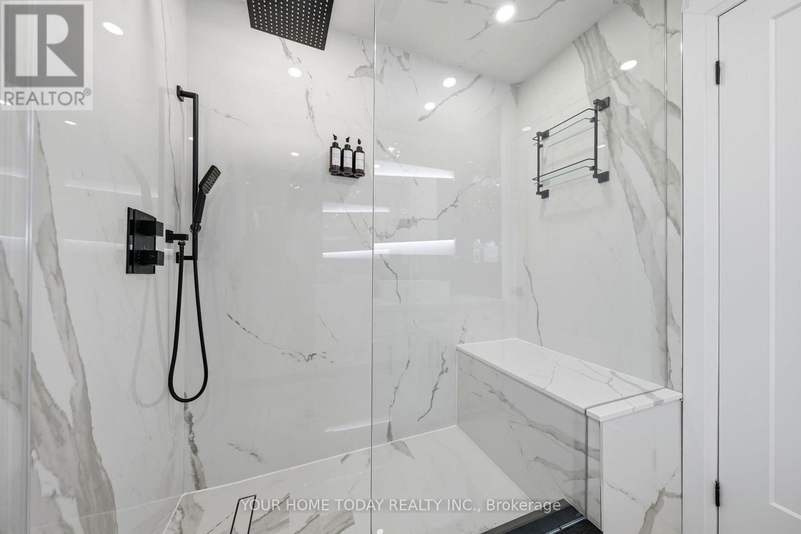 27 Chantelay Crescent, Halton Hills, ON - Indoor Photo Showing Bathroom