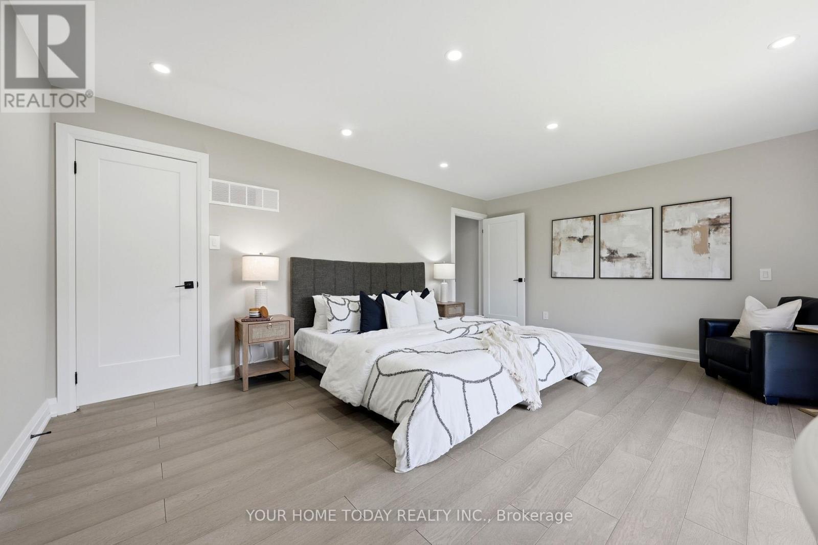 27 Chantelay Crescent, Halton Hills, ON - Indoor Photo Showing Bedroom
