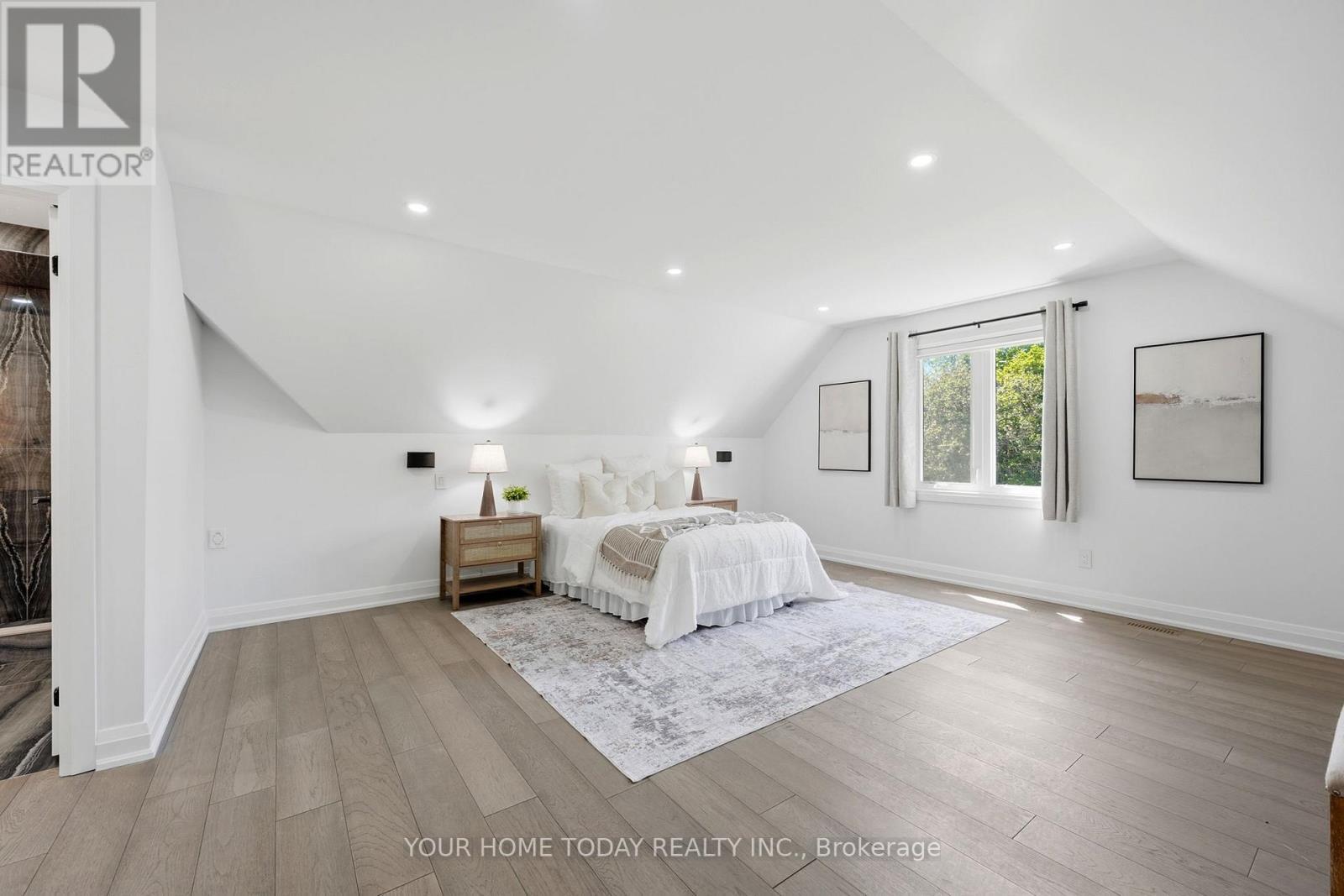 27 Chantelay Crescent, Halton Hills, ON - Indoor Photo Showing Bedroom