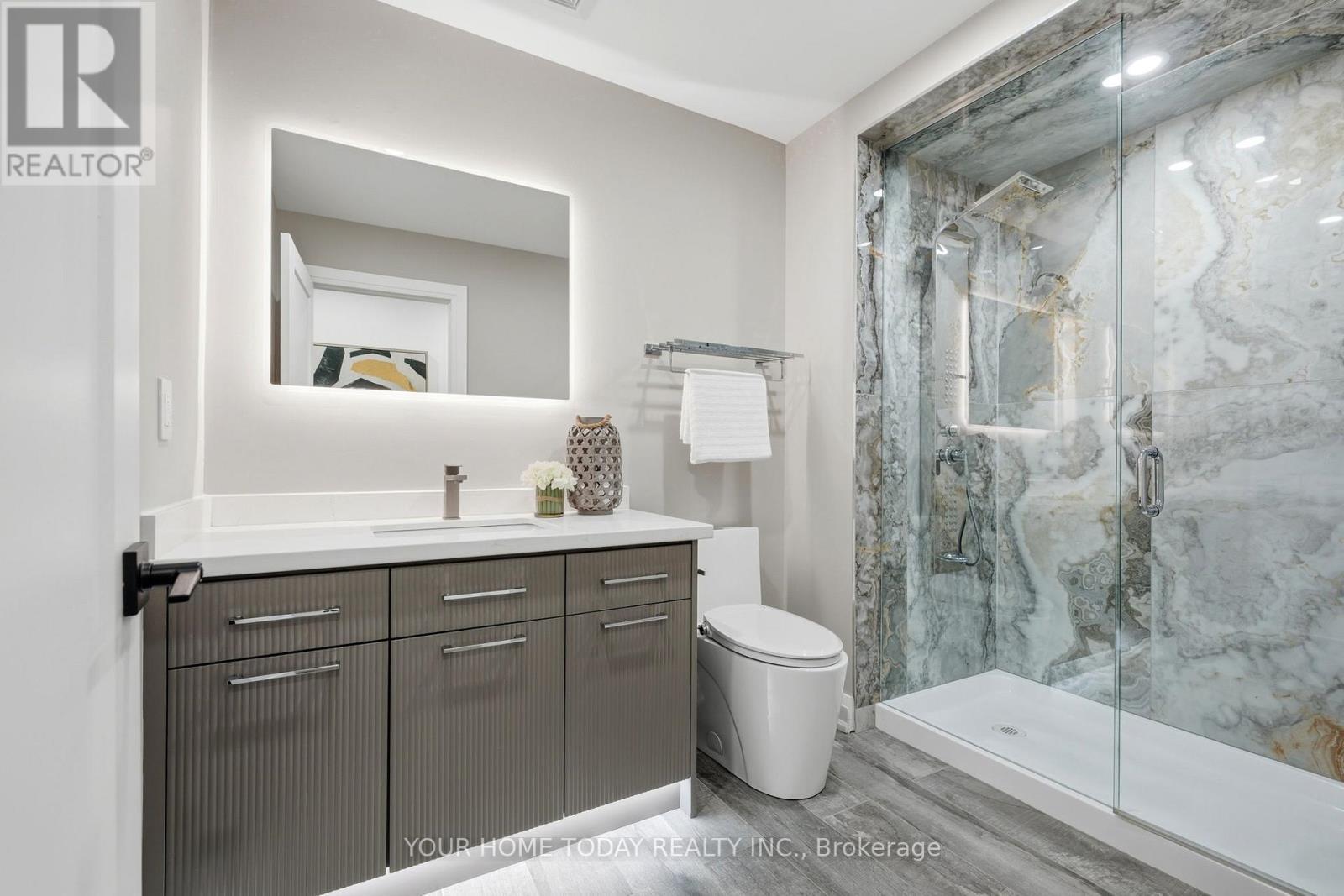 27 Chantelay Crescent, Halton Hills, ON - Indoor Photo Showing Bathroom