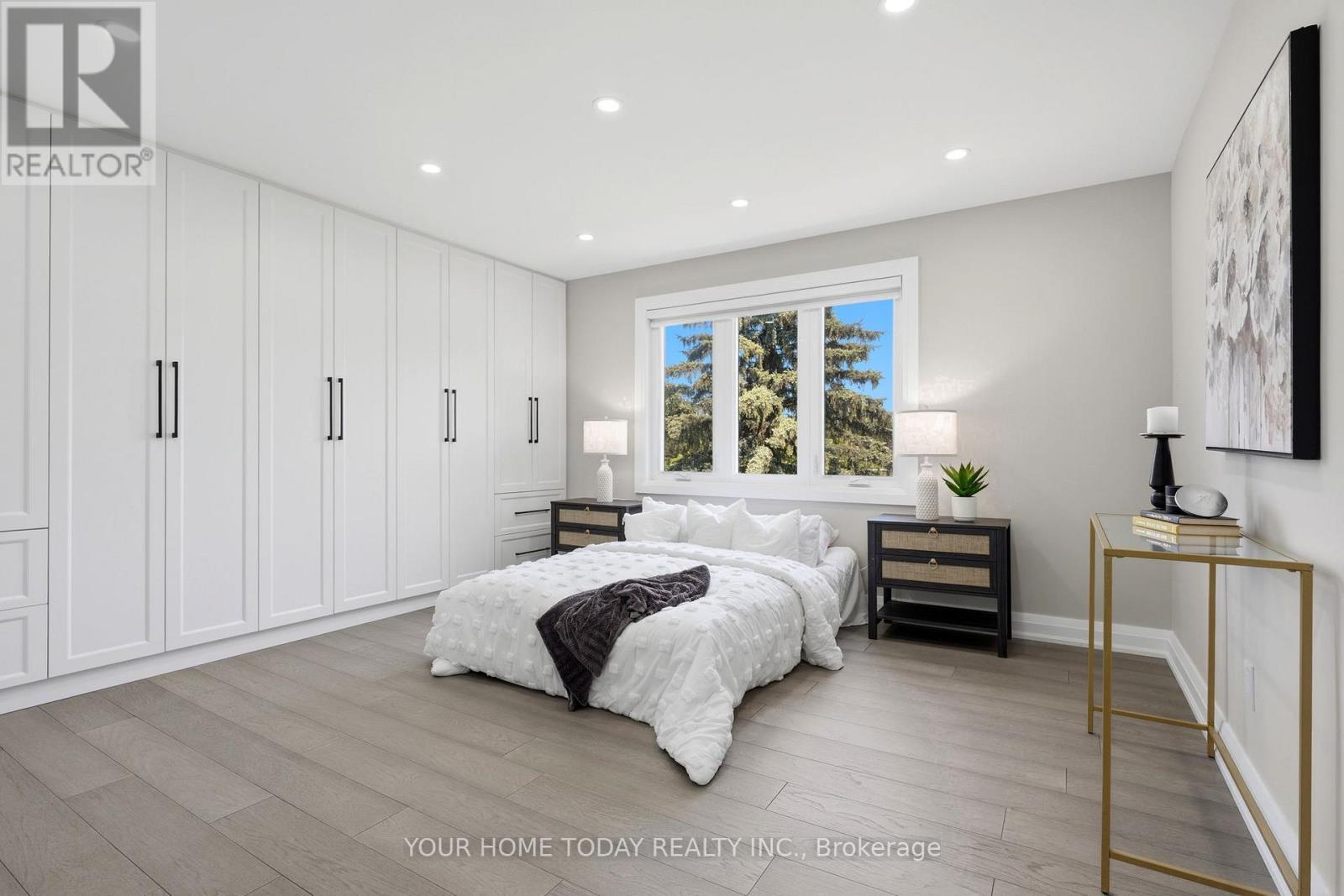 27 Chantelay Crescent, Halton Hills, ON - Indoor Photo Showing Bedroom
