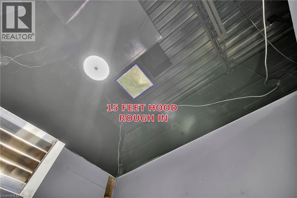 Image quality insufficient for description - 402 King Street N, Waterloo, ON